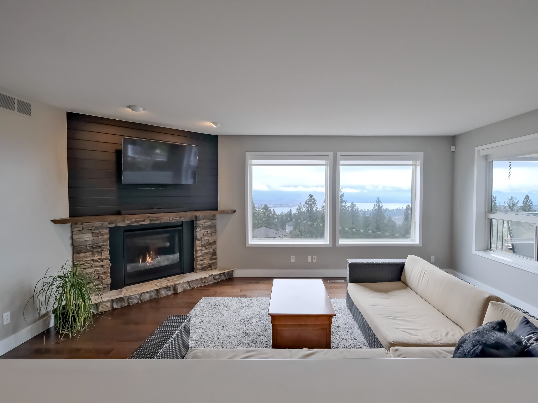 1026 McPhail Court West Kelowna V1Z 3M7