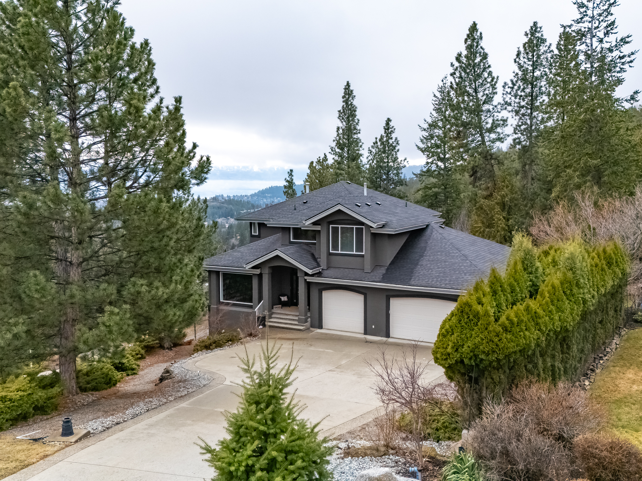 1026 McPhail Court West Kelowna V1Z 3M7