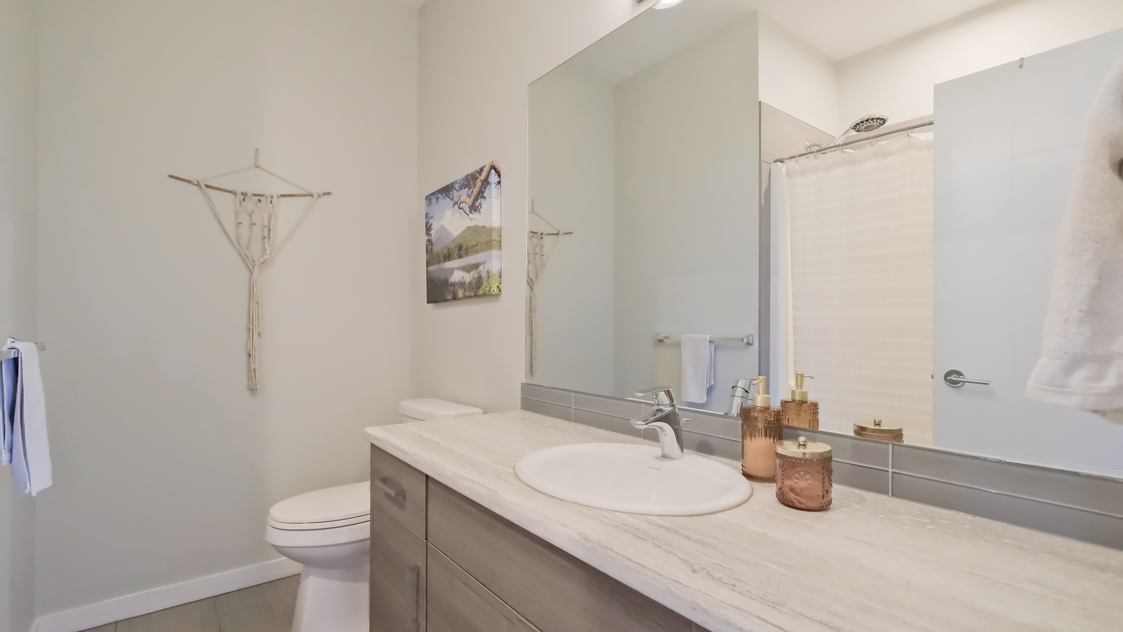 457 Nelson Avenue 102 Penticton V2A 2L3