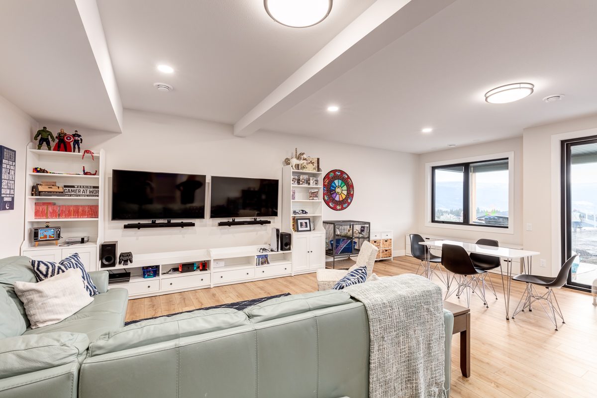17503 Sanborn Street Summerland V0H 1Z3