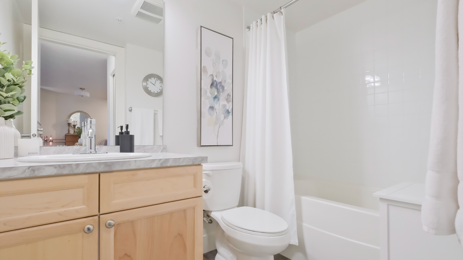 246 Hastings Avenue 209 Penticton V2A 2V6