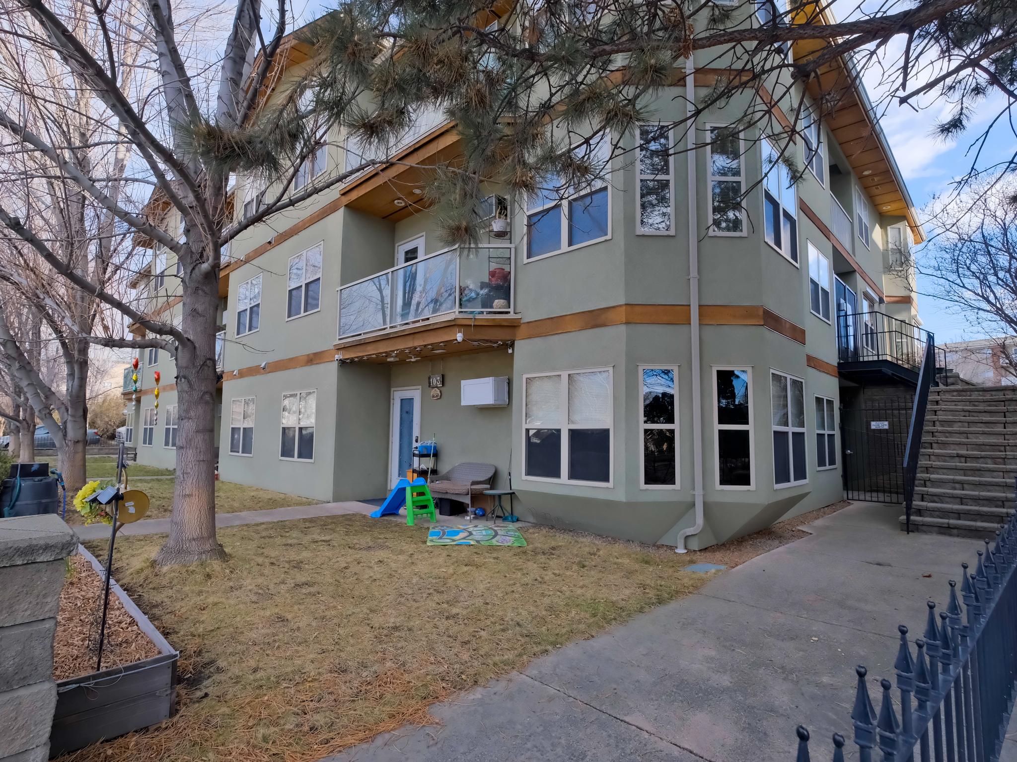 857 Fairview Road 304 Penticton V2A 5Y7