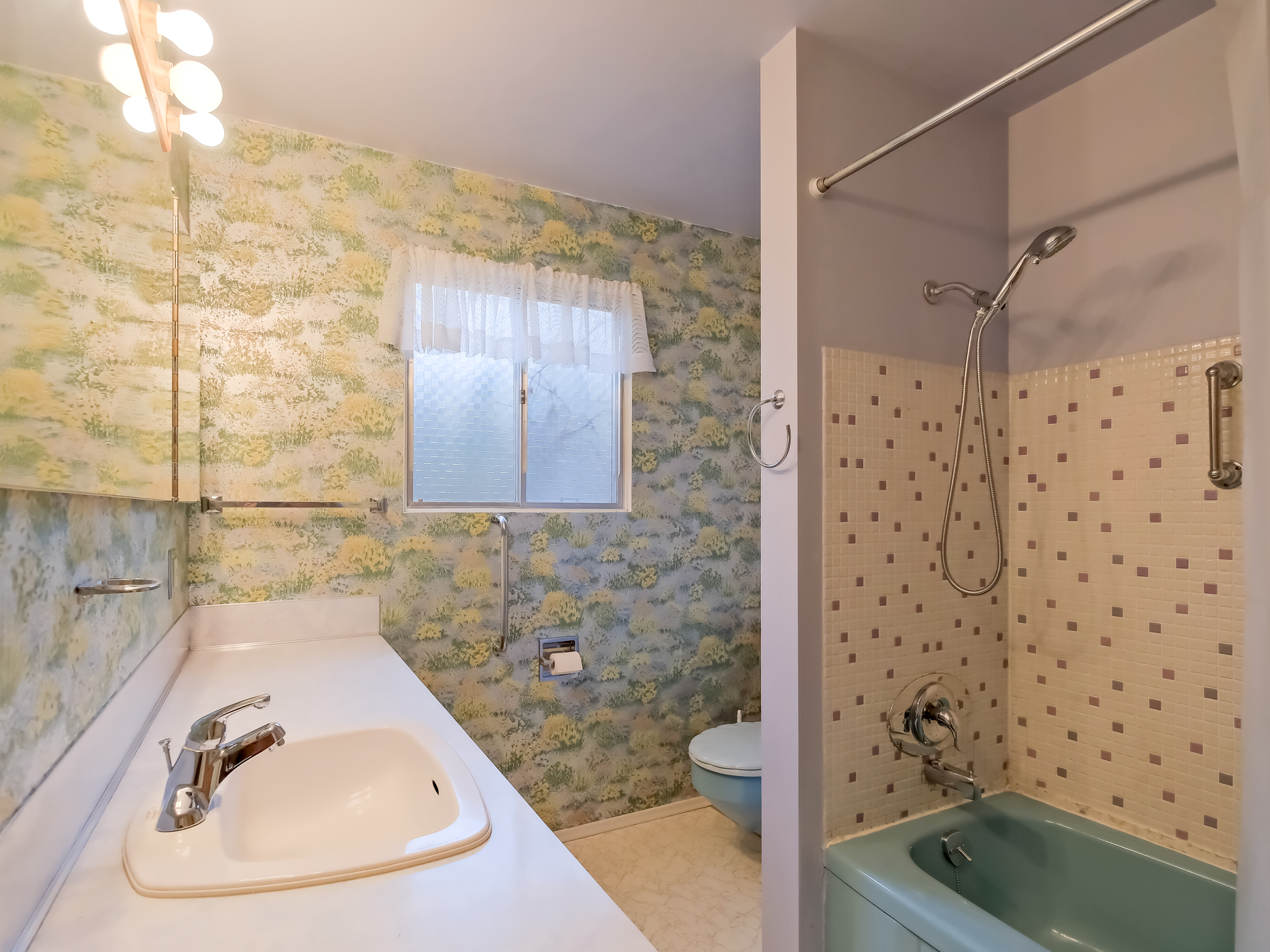 102 Derenzy Place Penticton V2A 8W7