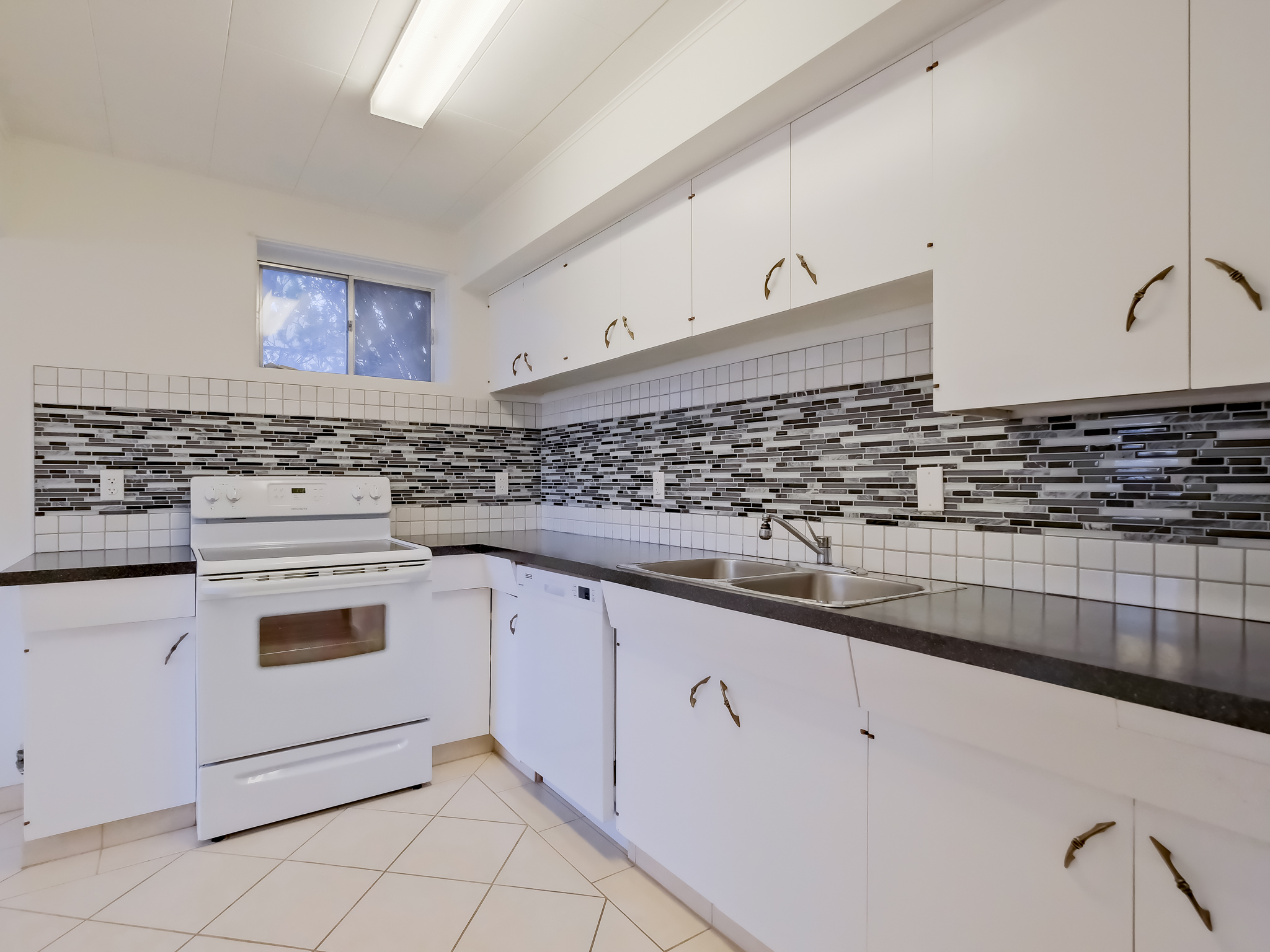 102 Derenzy Place Penticton V2A 8W7