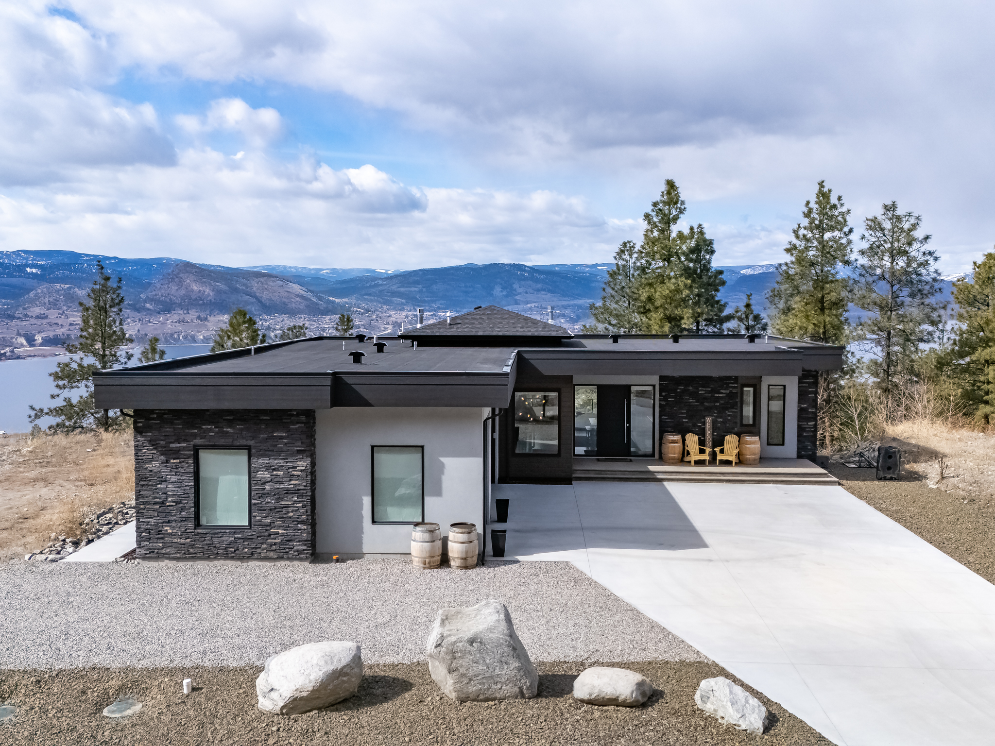 2965 Outlook Way Naramata V0H 1N0