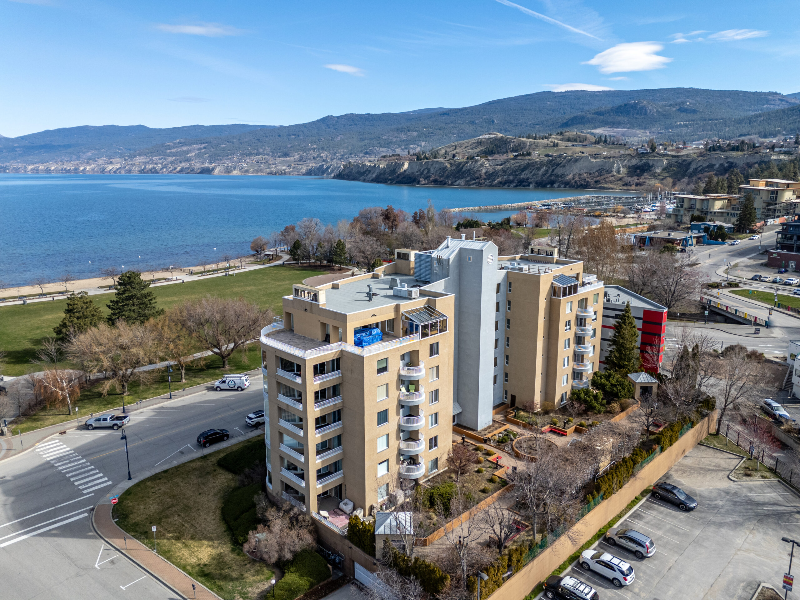 86 Lakeshore Drive 201 Penticton V2A 1B5