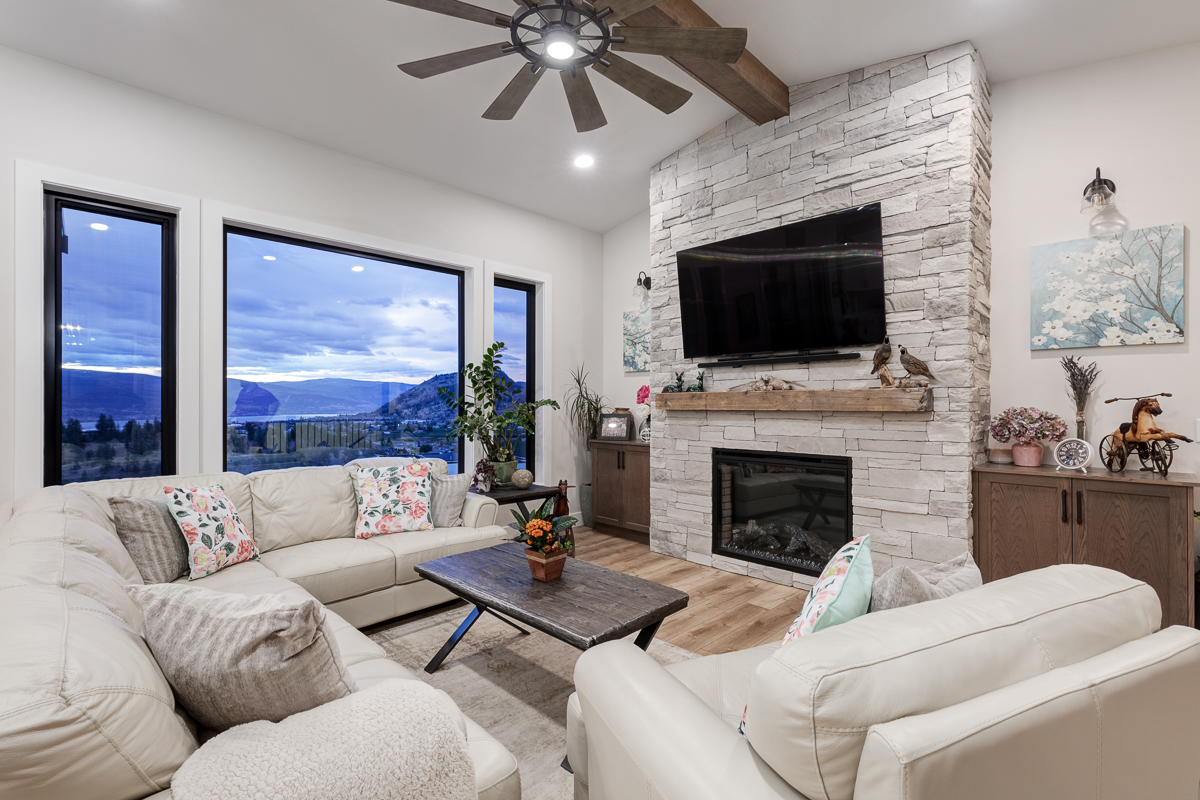17503 Sanborn Street Summerland V0H 1Z3