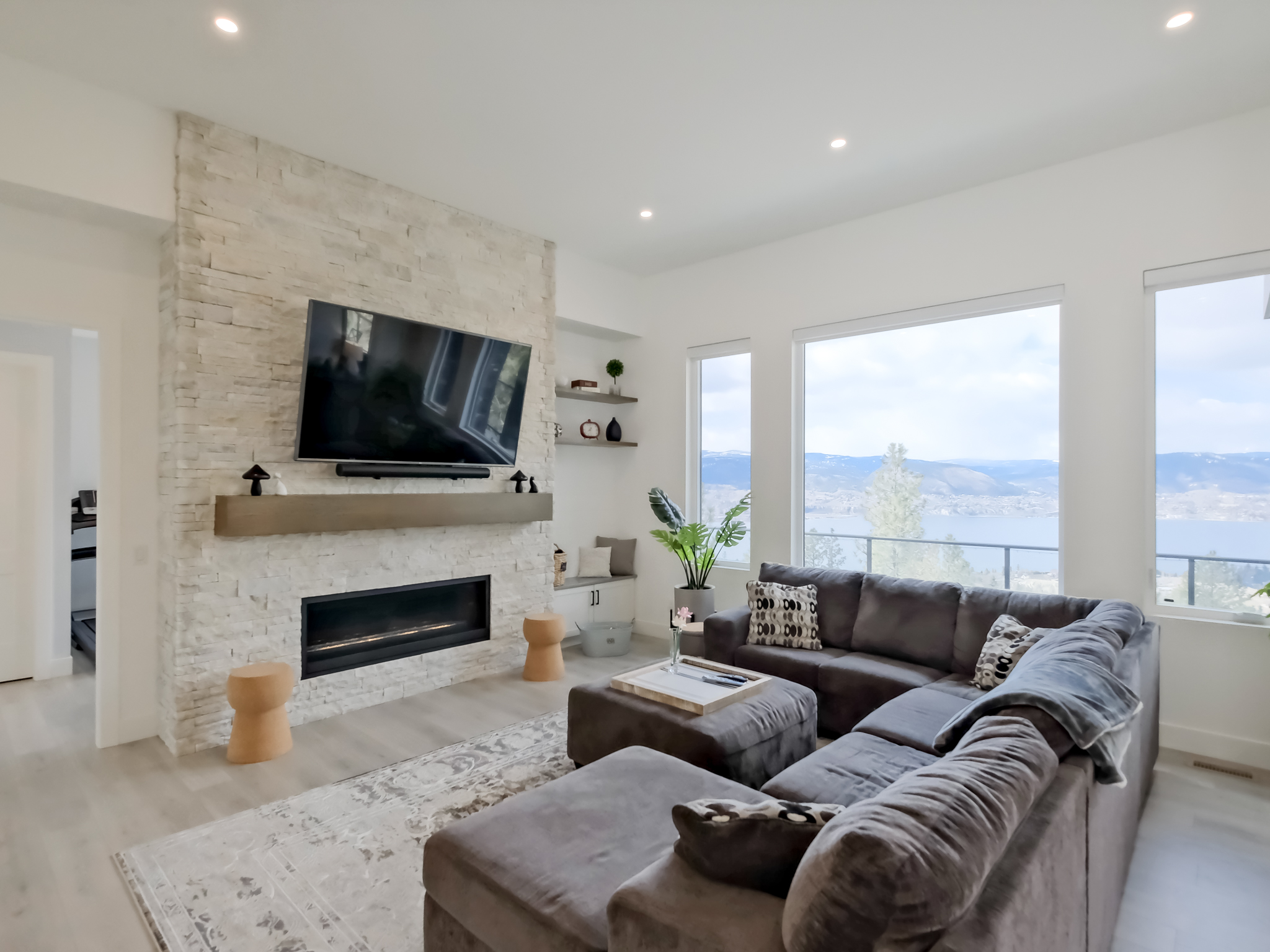 2965 Outlook Way Naramata V0H 1N0