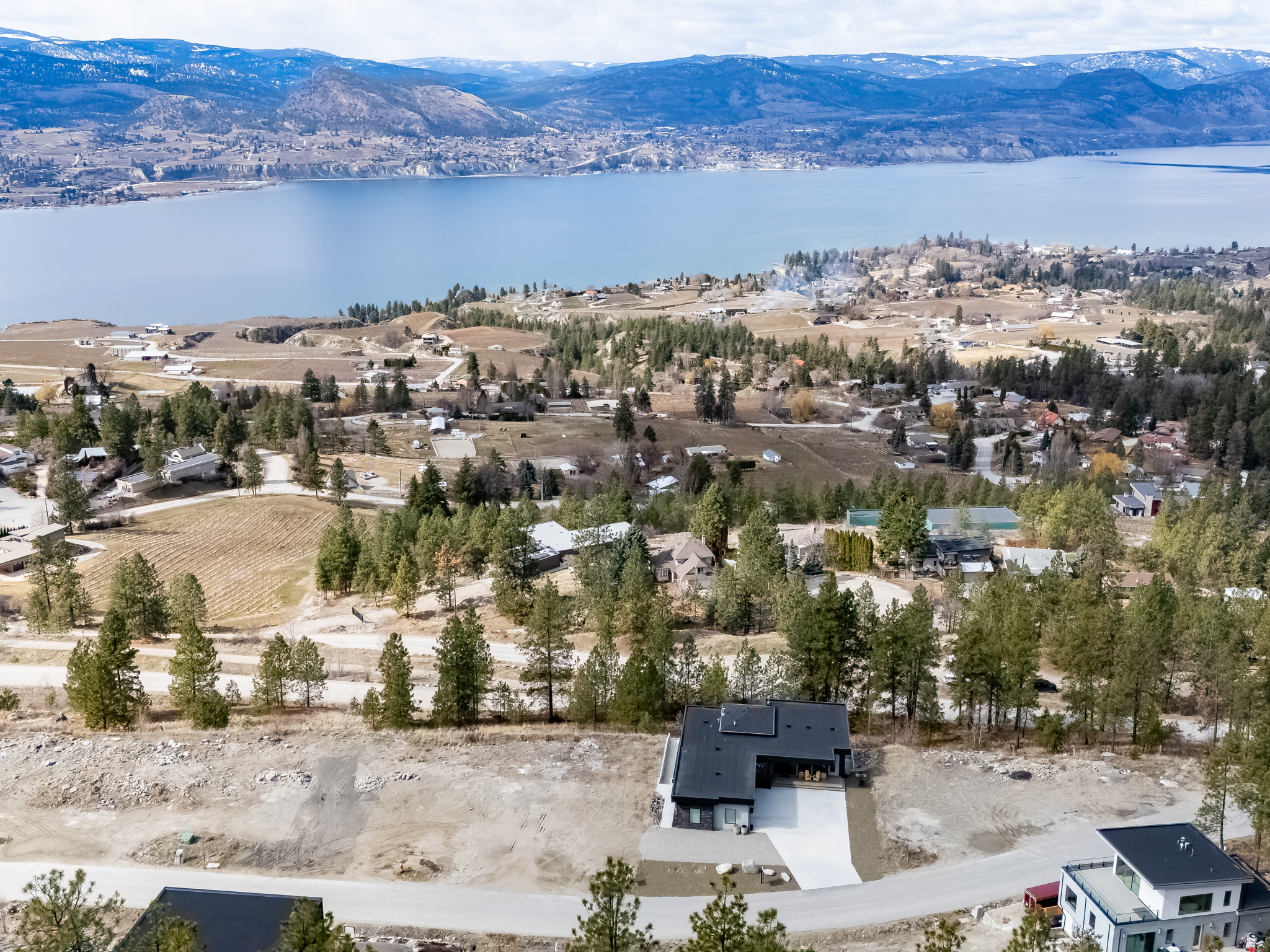2965 Outlook Way Naramata V0H 1N0