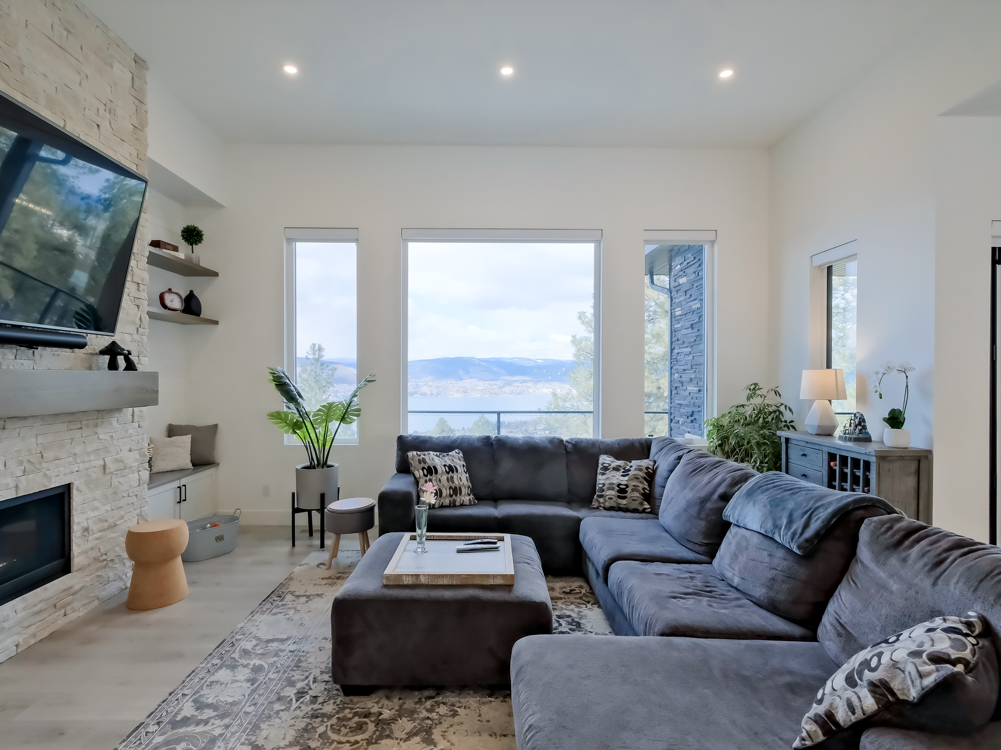 2965 Outlook Way Naramata V0H 1N0