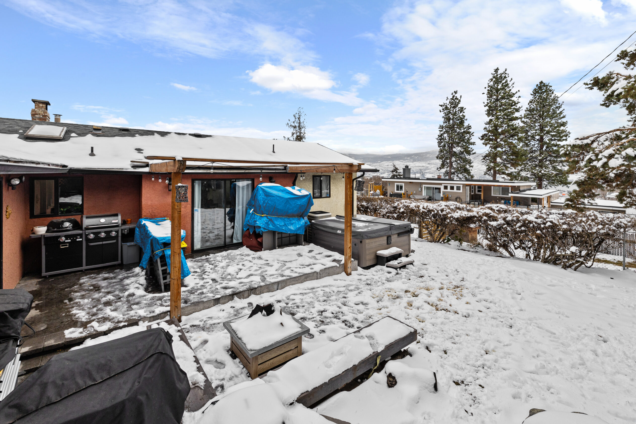 931 Anders Road West Kelowna V1Z 1K4