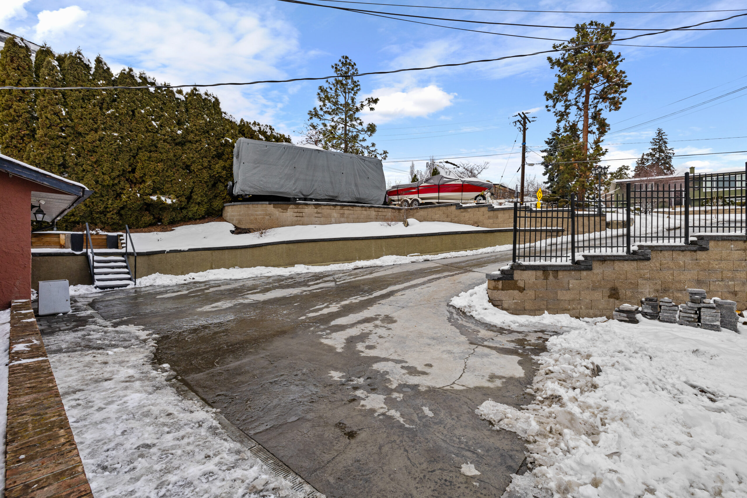 931 Anders Road West Kelowna V1Z 1K4