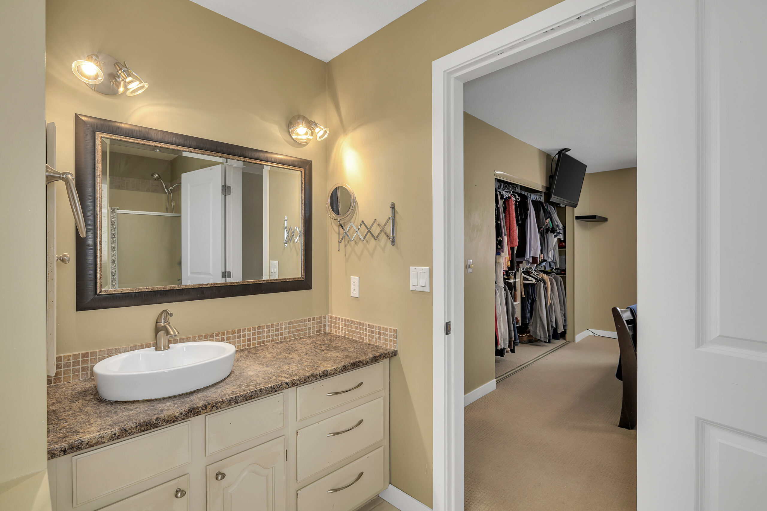 931 Anders Road West Kelowna V1Z 1K4
