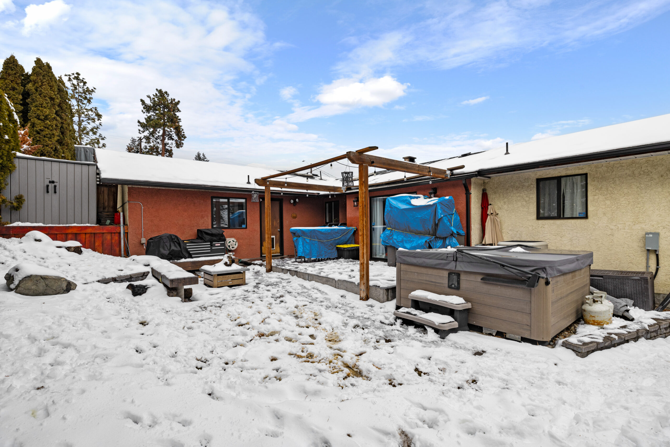 931 Anders Road West Kelowna V1Z 1K4