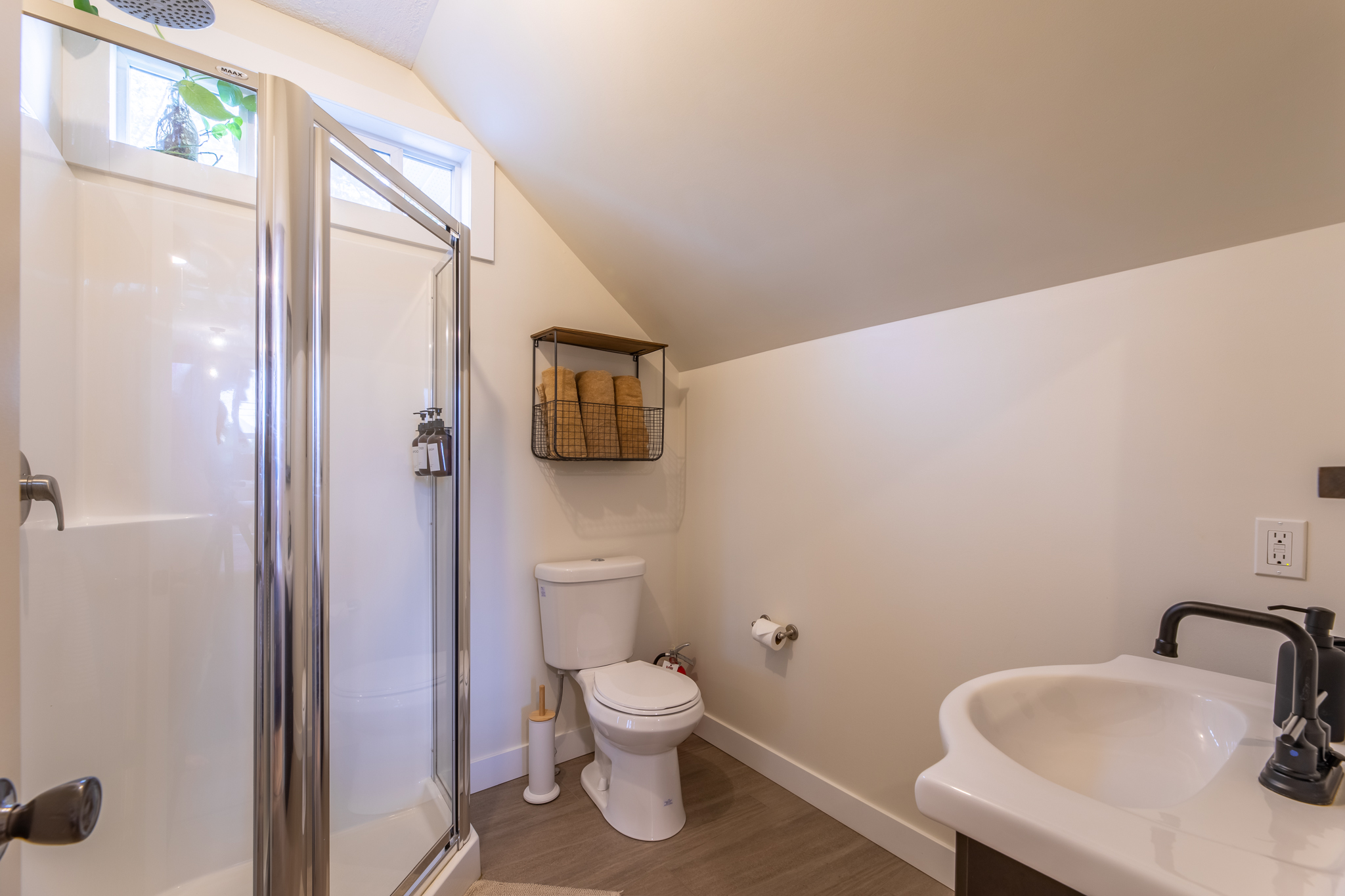 335 Woodruff Avenue Penticton V2A 2H6