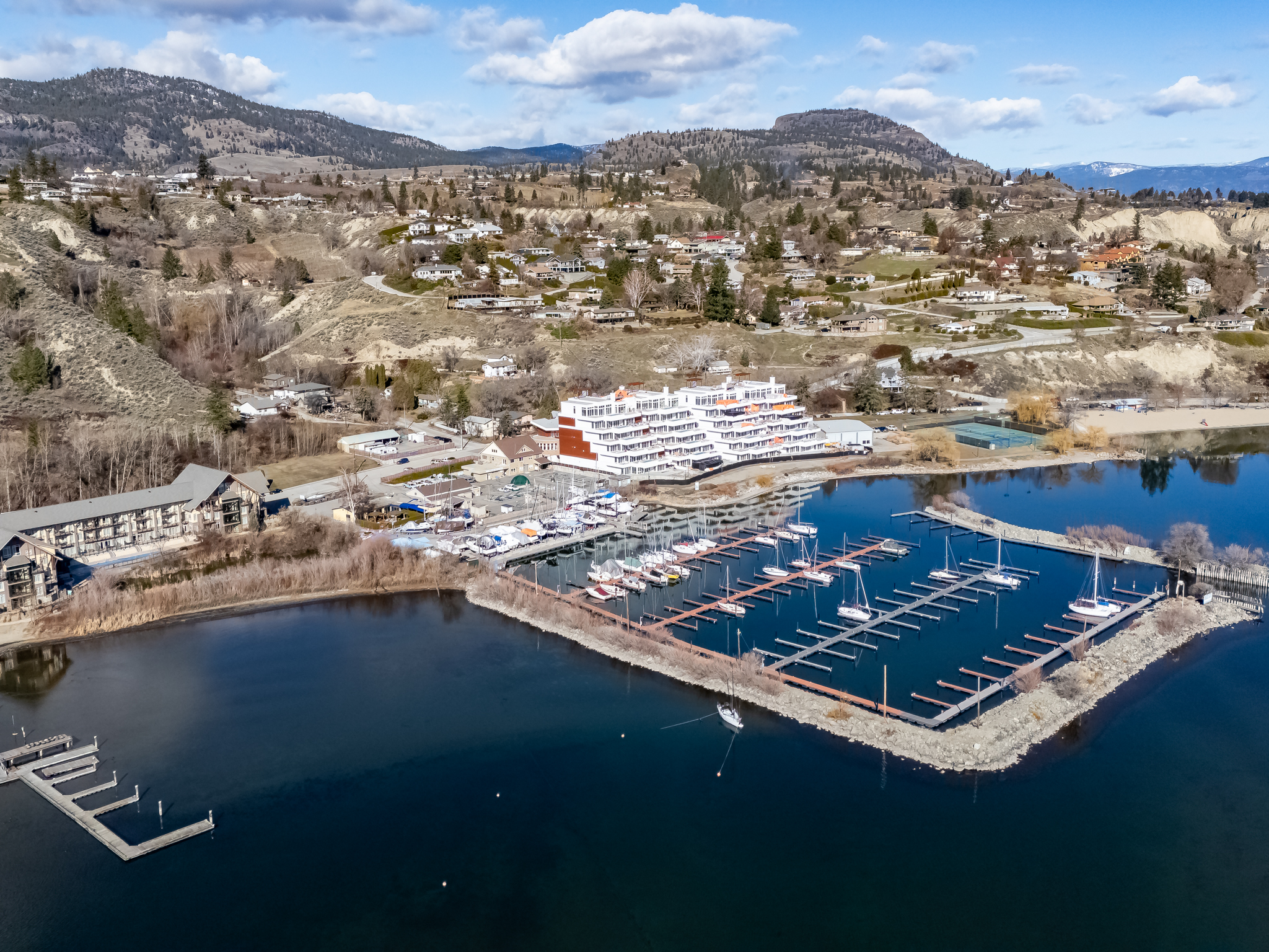 13419 Lakeshore Drive S 201 Summerland V0H 1Z1
