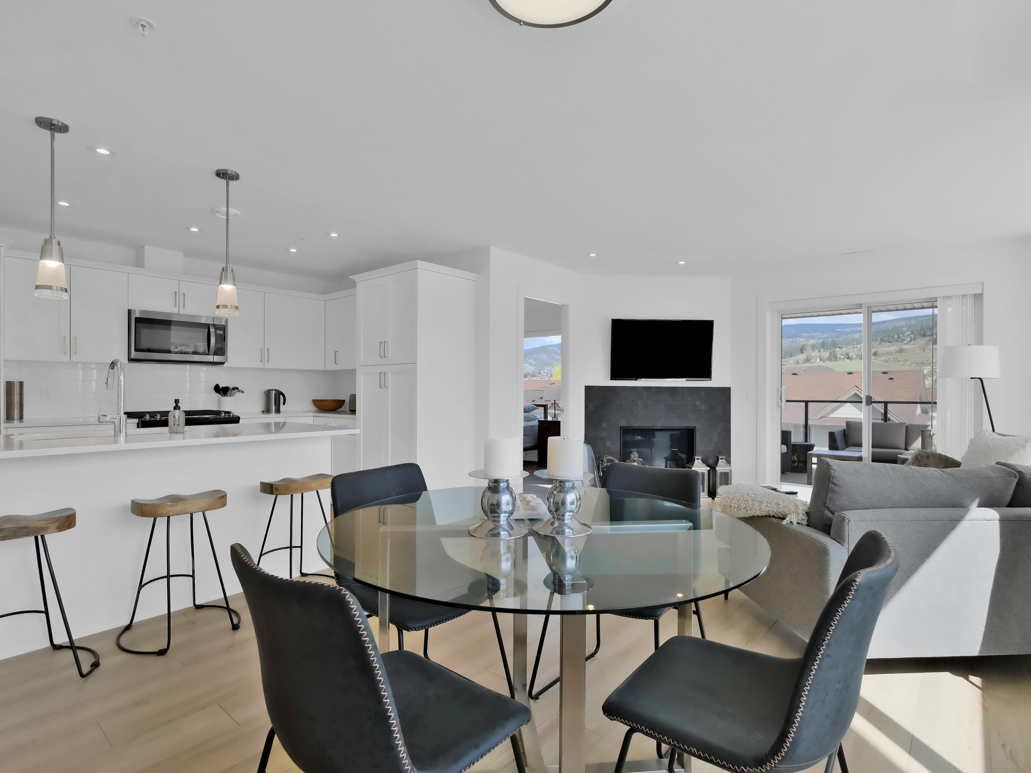 3362 Skaha Lake Road 407 Penticton V2A 6G4
