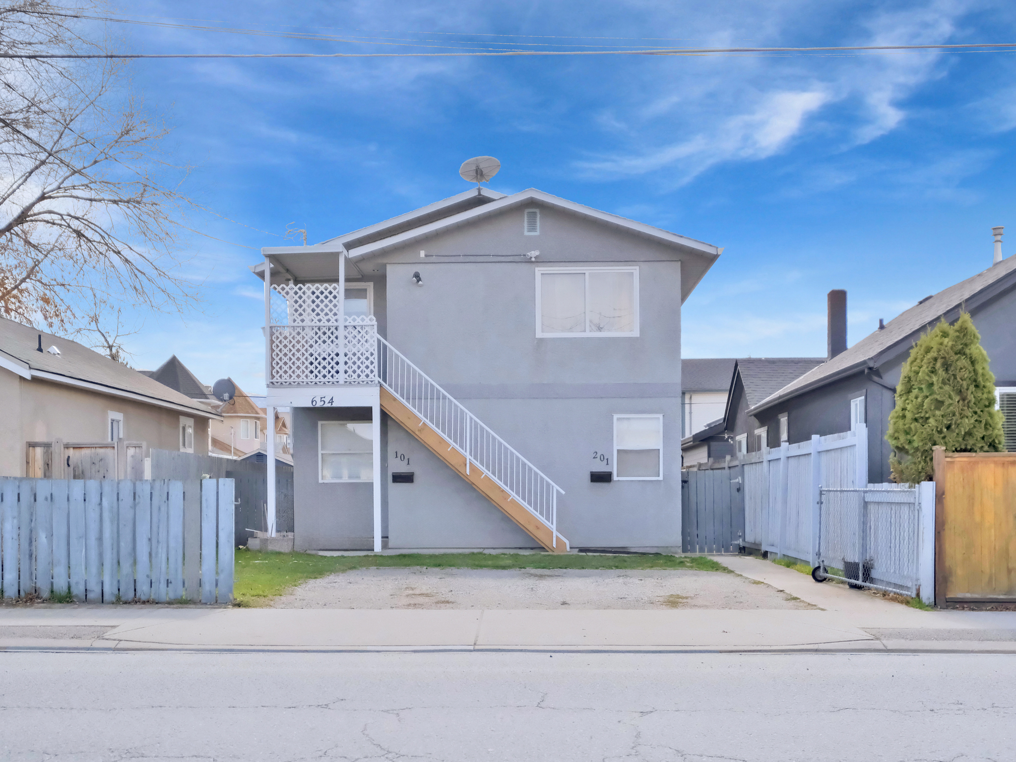 654 Wade Avenue #101 & #102 Penticton V2A 1V7