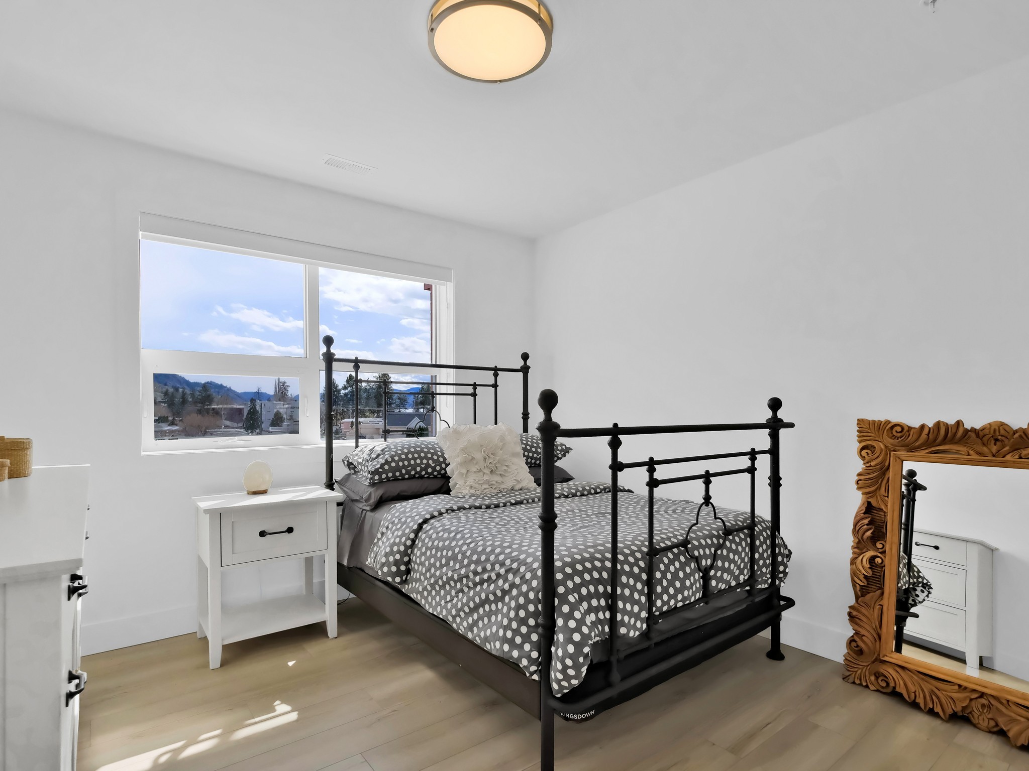 3362 Skaha Lake Road 407 Penticton V2A 6G4
