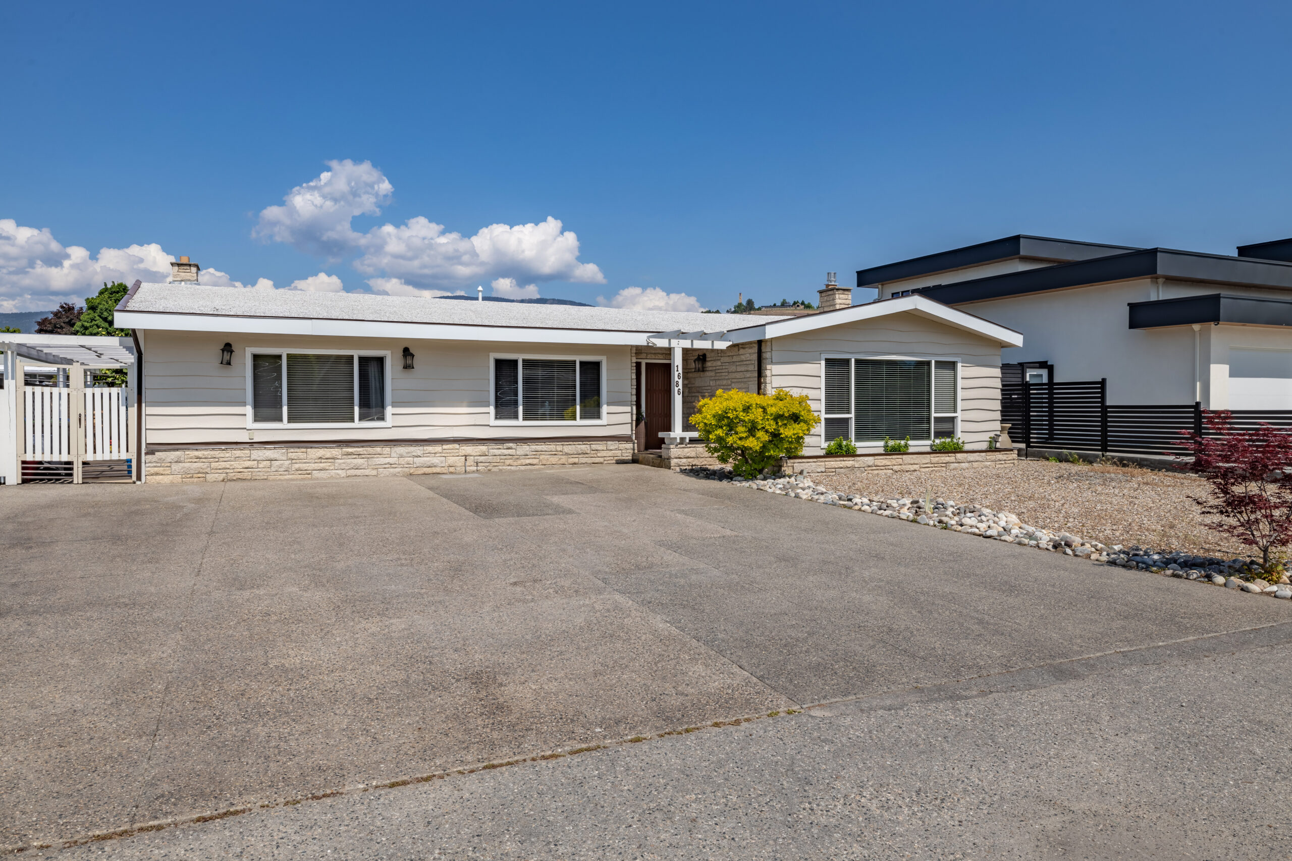 1686  Pritchard Drive West Kelowna V4T 1X5