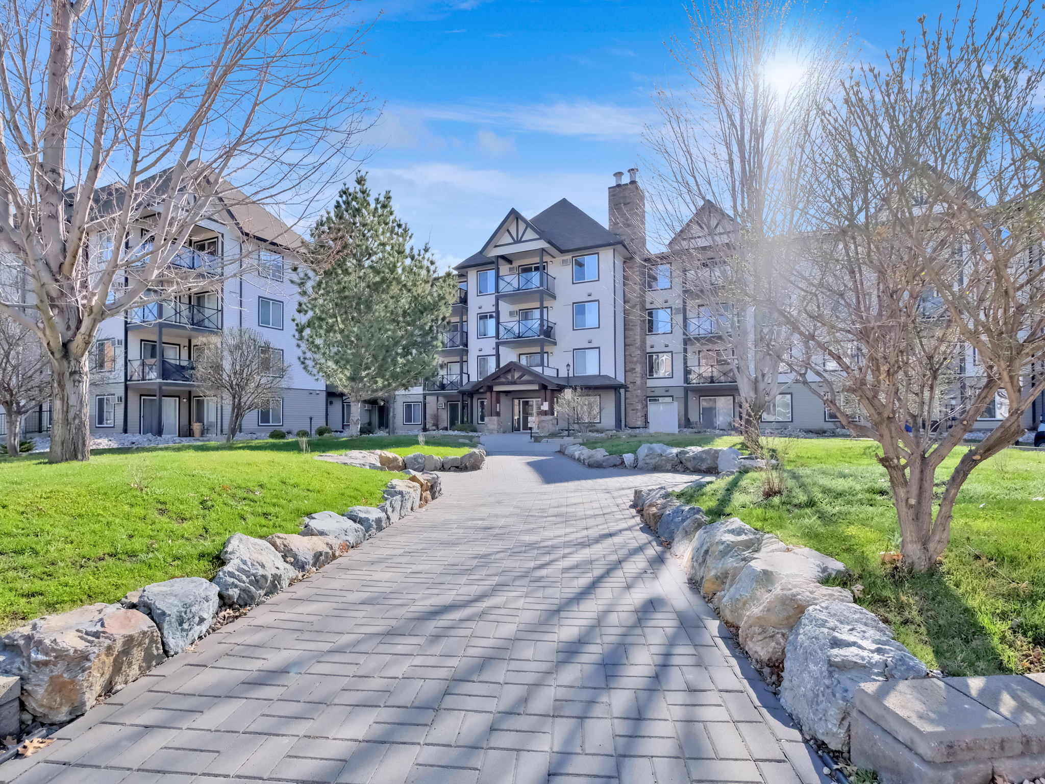 246 Hastings Avenue 114 Penticton V2A 2V6