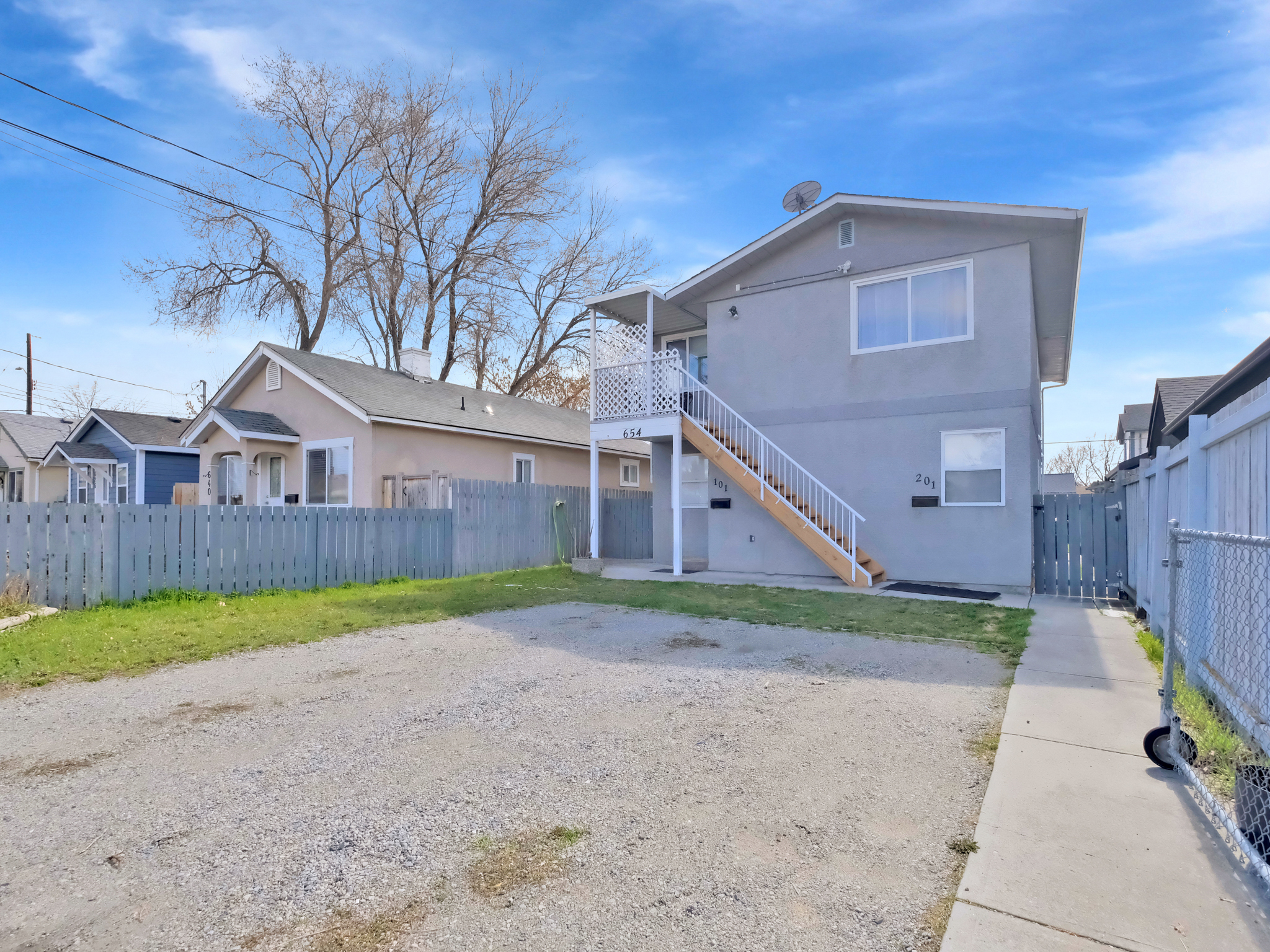 654 Wade Avenue #101 & #102 Penticton V2A 1V7