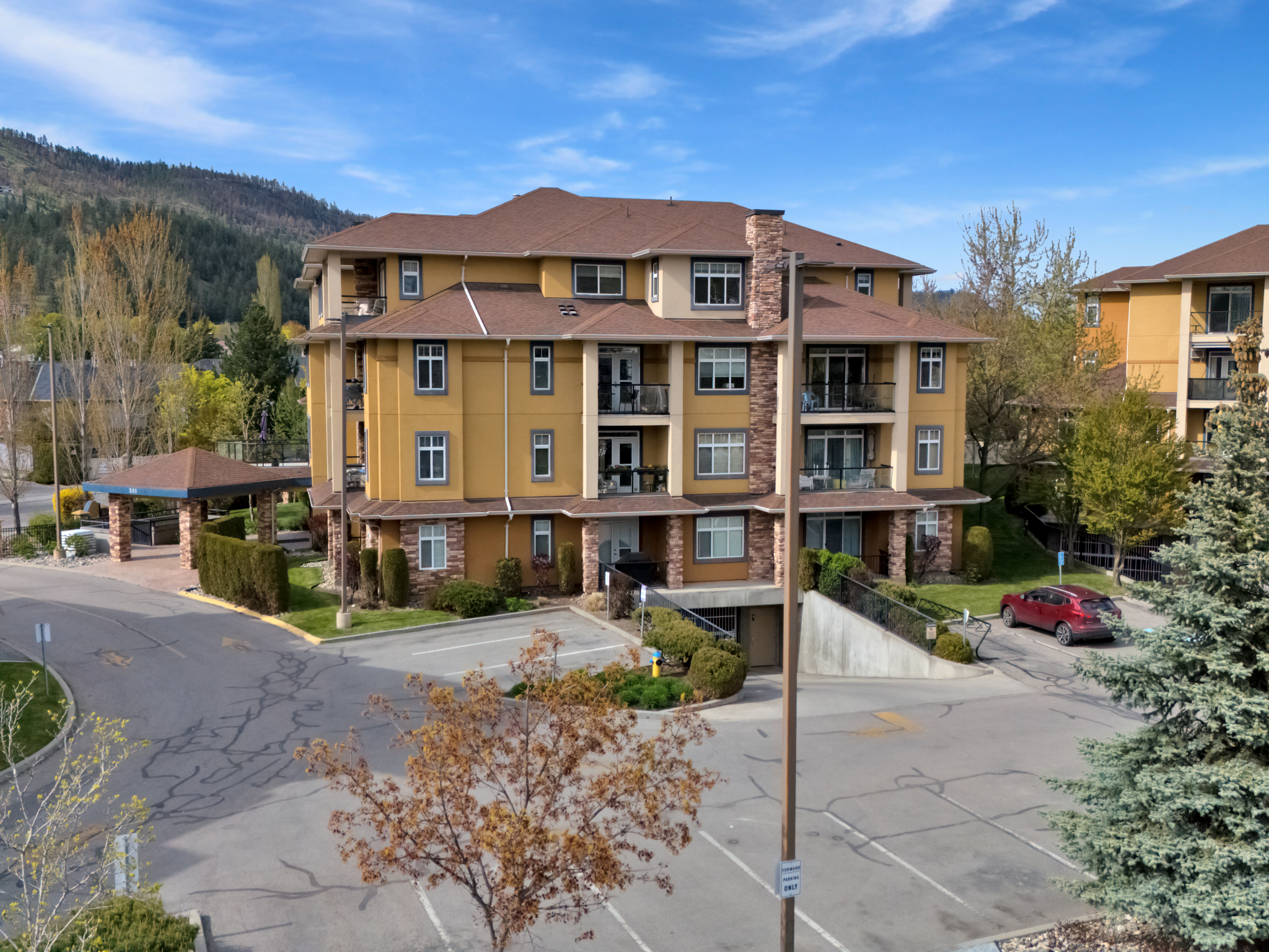305 Whitman Road 205 Kelowna V1V 2P3