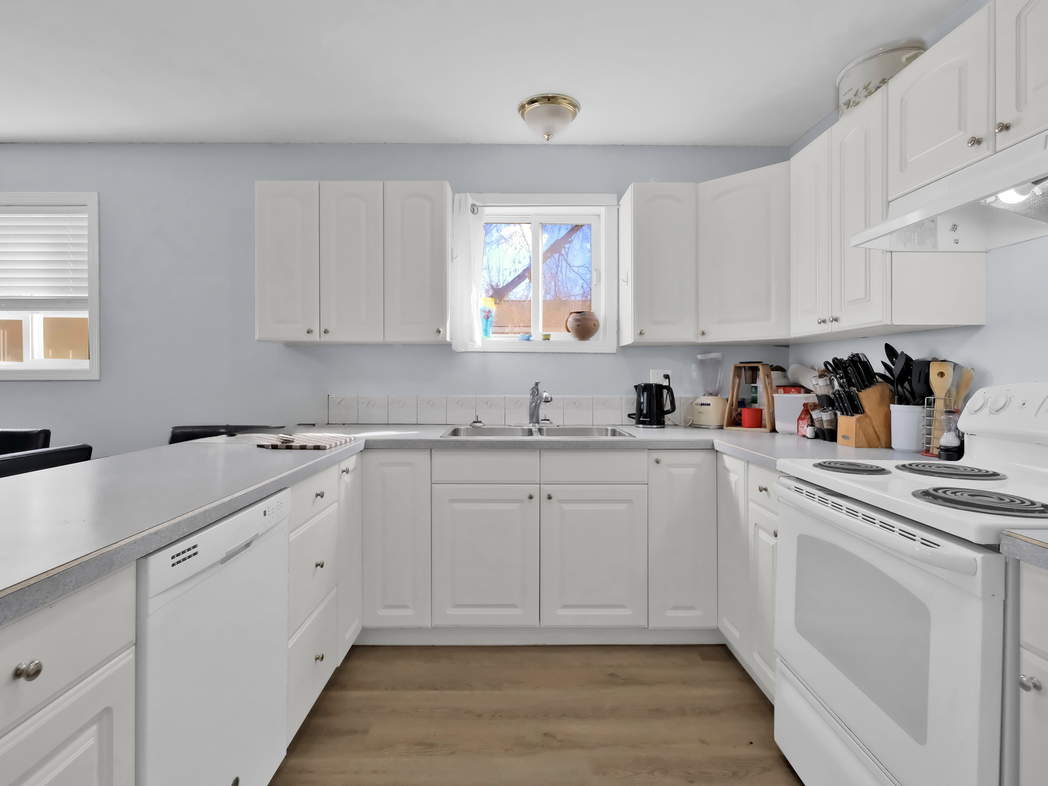 654 Wade Avenue #101 & #102 Penticton V2A 1V7