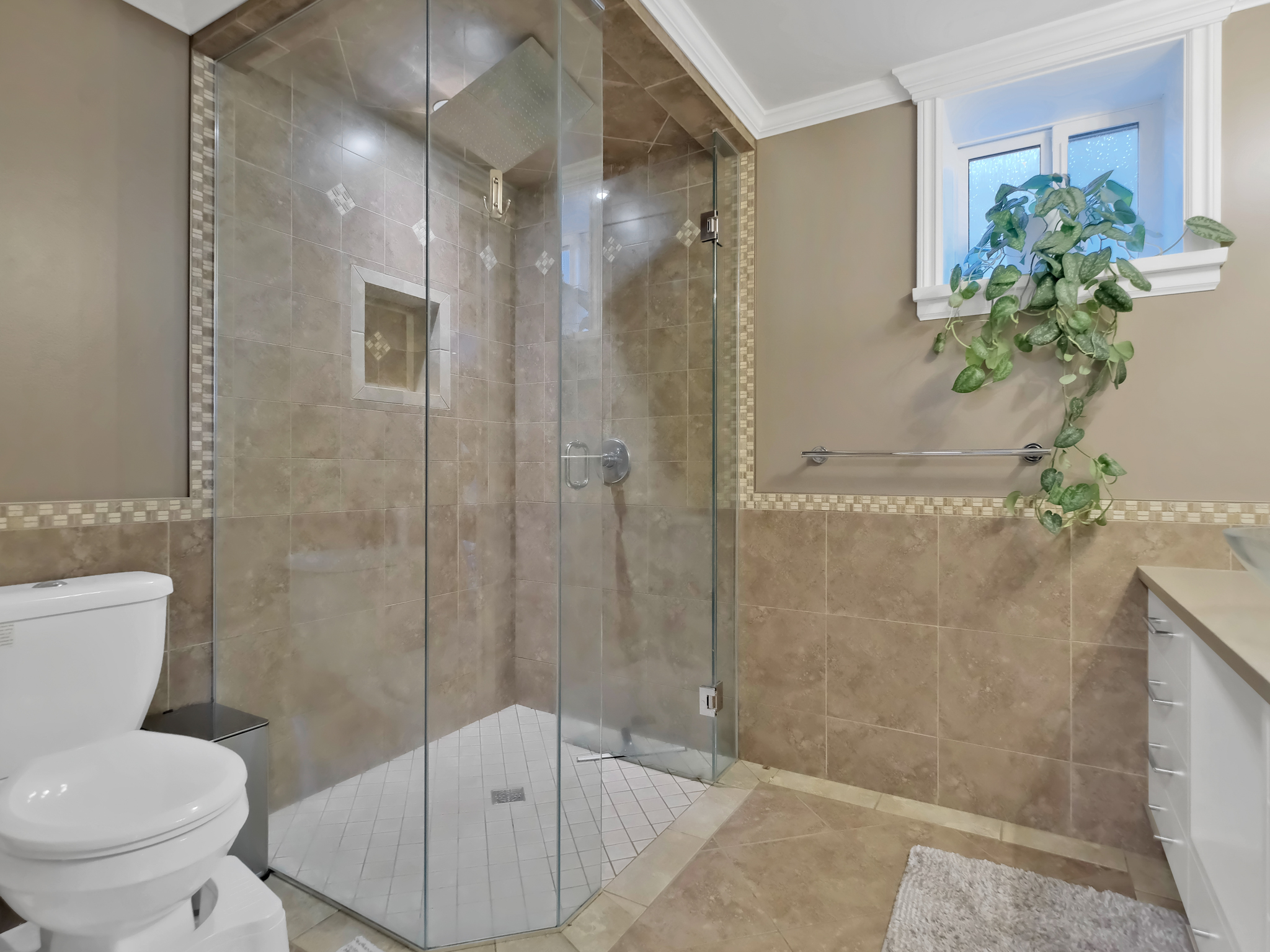 255 Hastings Avenue Penticton V2A 2V5