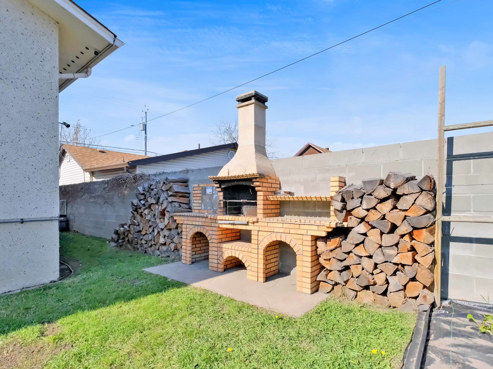 255 Hastings Avenue Penticton V2A 2V5