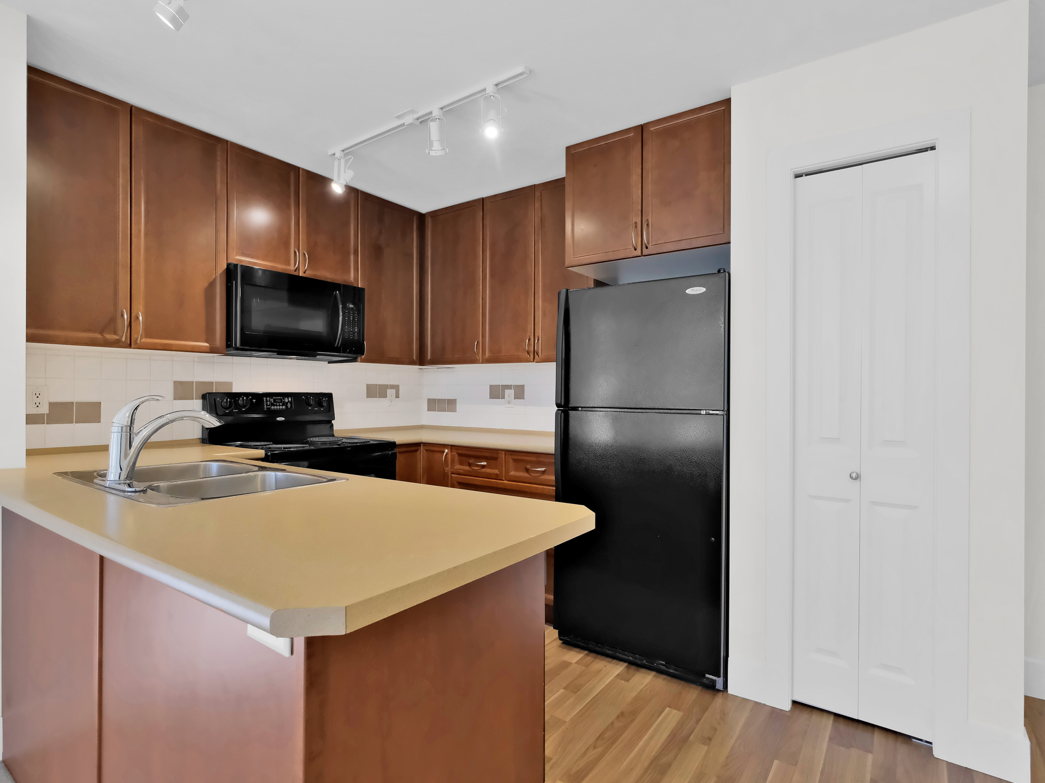246 Hastings Avenue 114 Penticton V2A 2V6