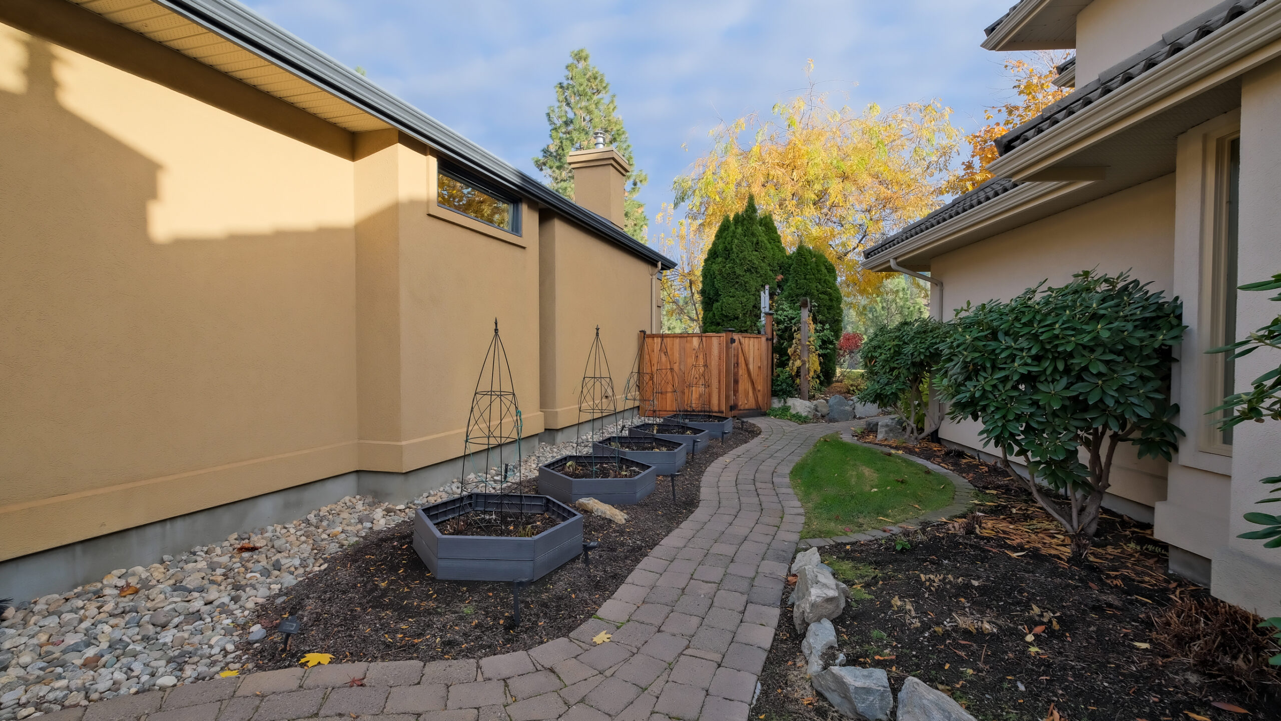 3869 Gallaghers Parkway Kelowna V1W 3Z8