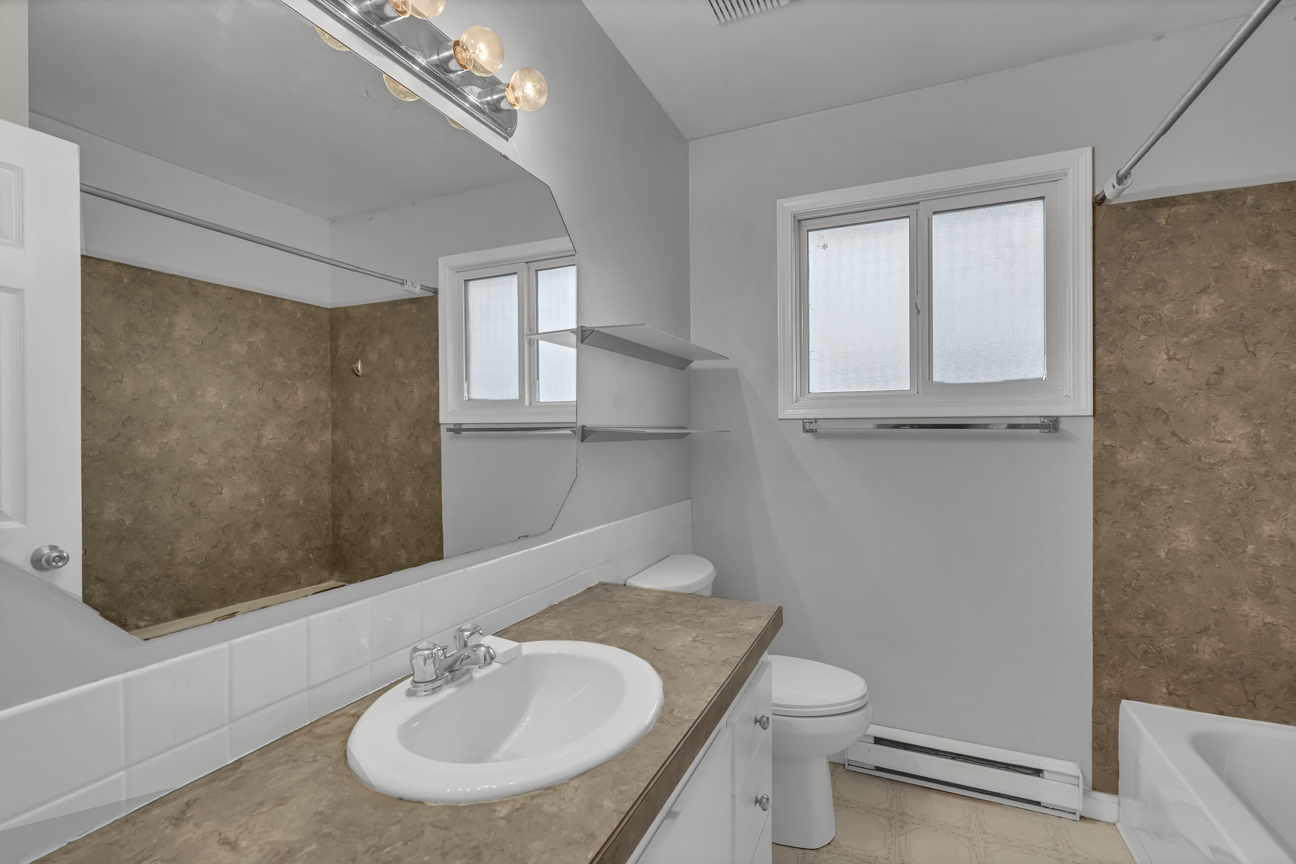 654 Wade Avenue #101 & #102 Penticton V2A 1V7