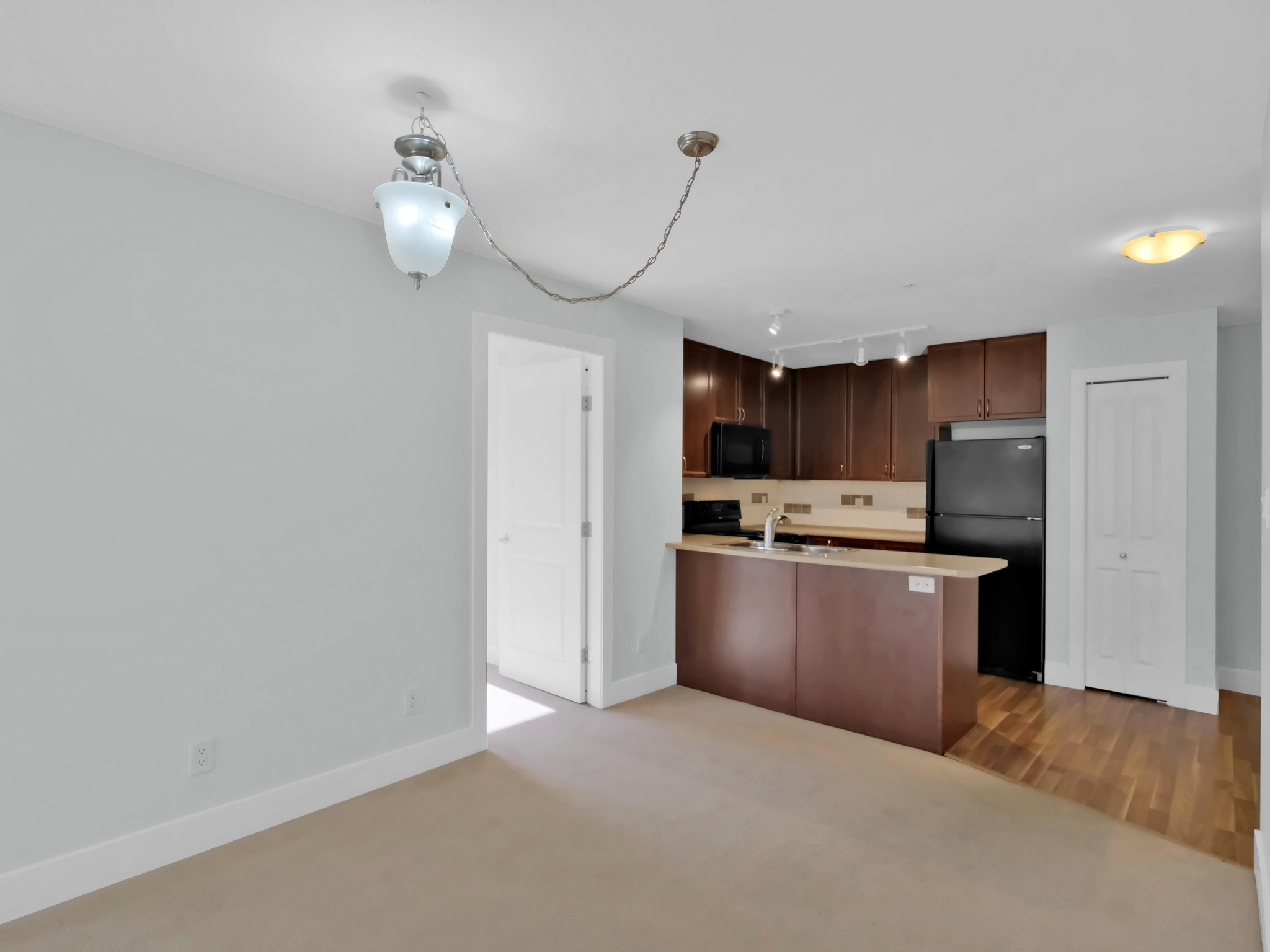 246 Hastings Avenue 114 Penticton V2A 2V6