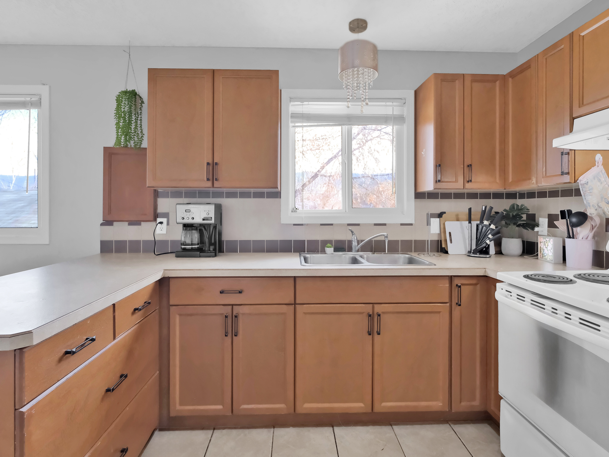 654 Wade Avenue #101 & #102 Penticton V2A 1V7