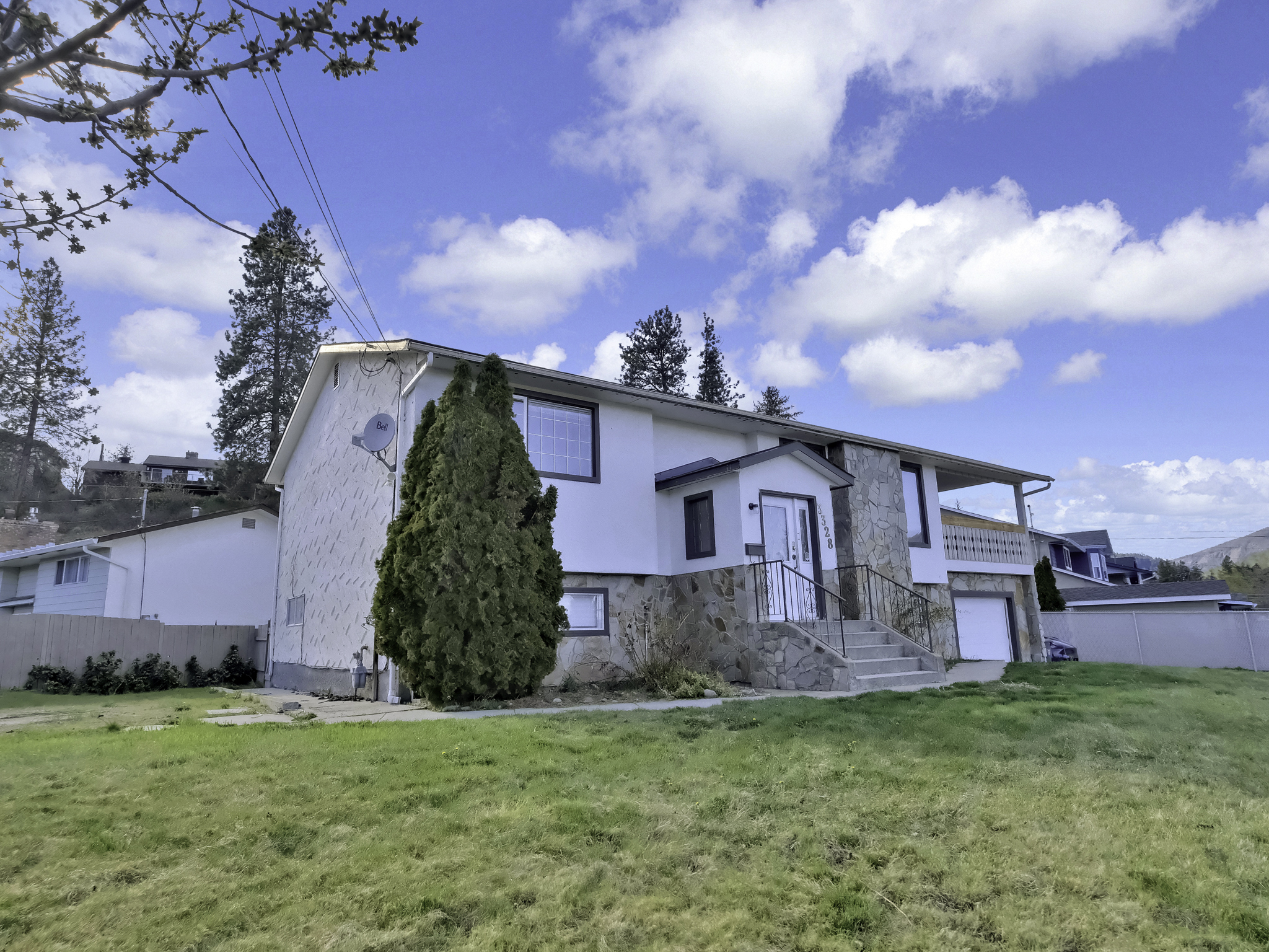3328 McGinnis Road West Kelowna V4T 1B5