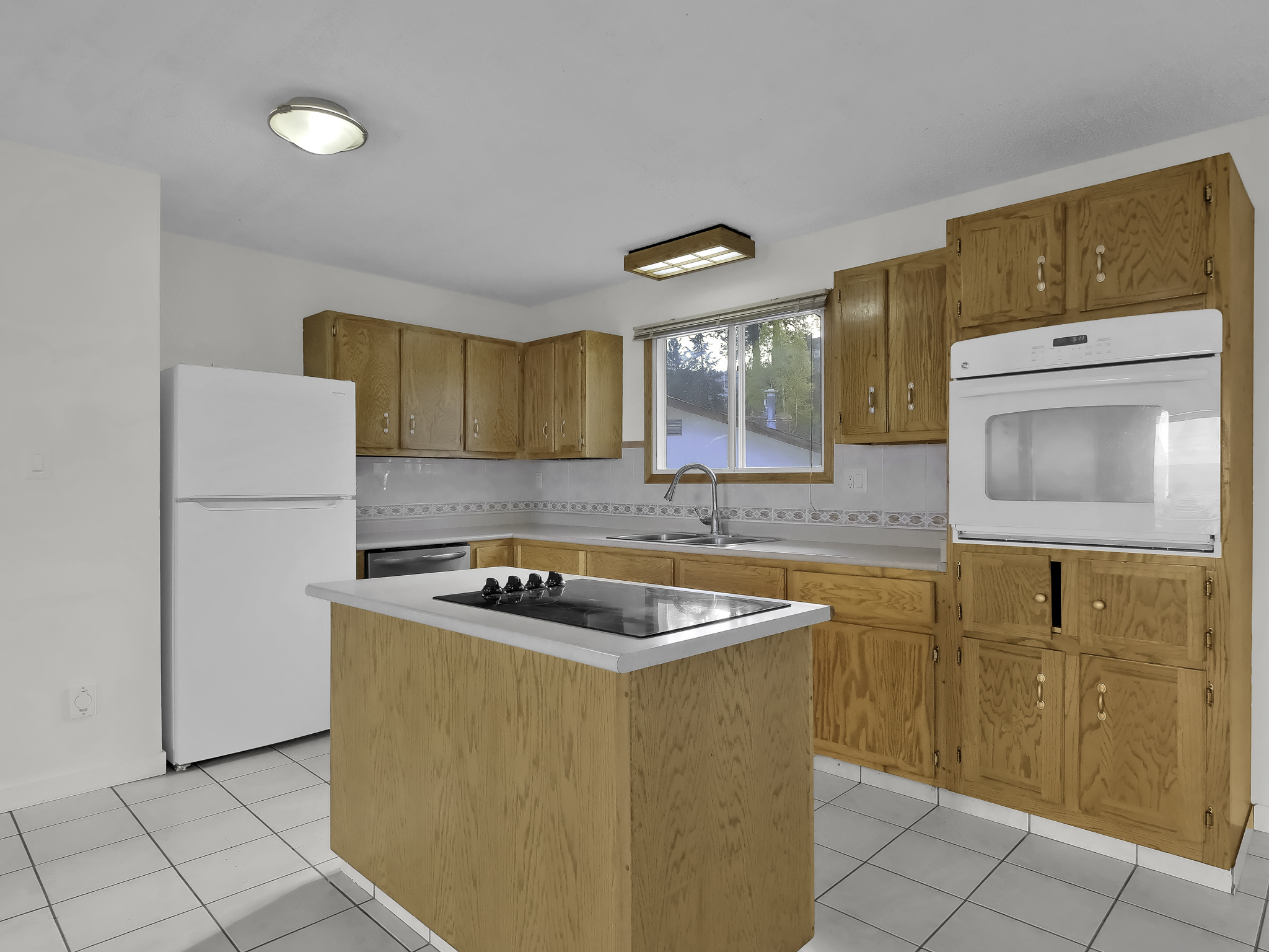 3328 McGinnis Road West Kelowna V4T 1B5