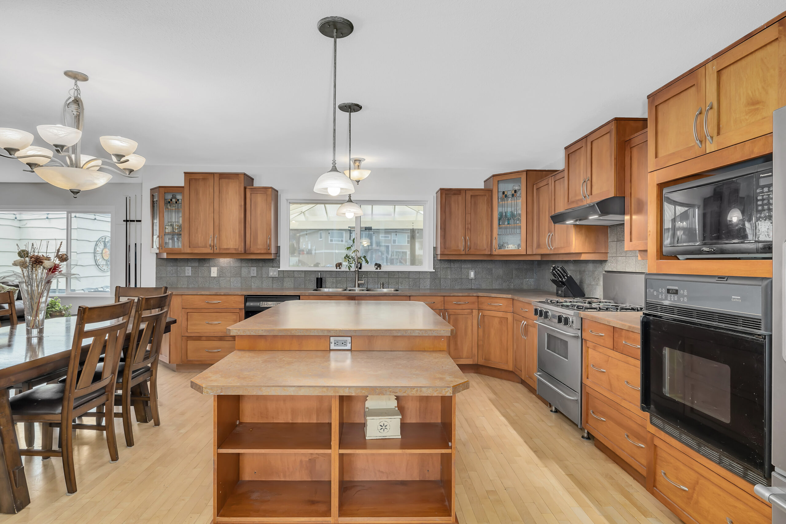 1686  Pritchard Drive West Kelowna V4T 1X5