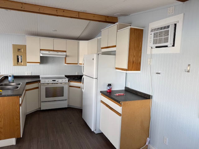 6805  Highway 97 S Peachland V6K 1L2
