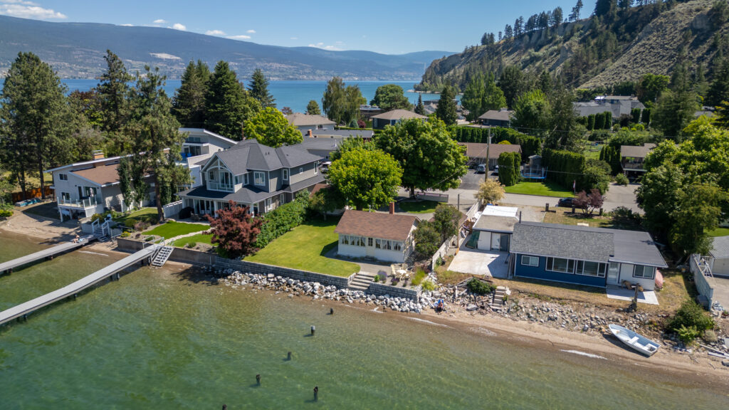 19235 Lakeshore Drive N Summerland V0H 1Z6