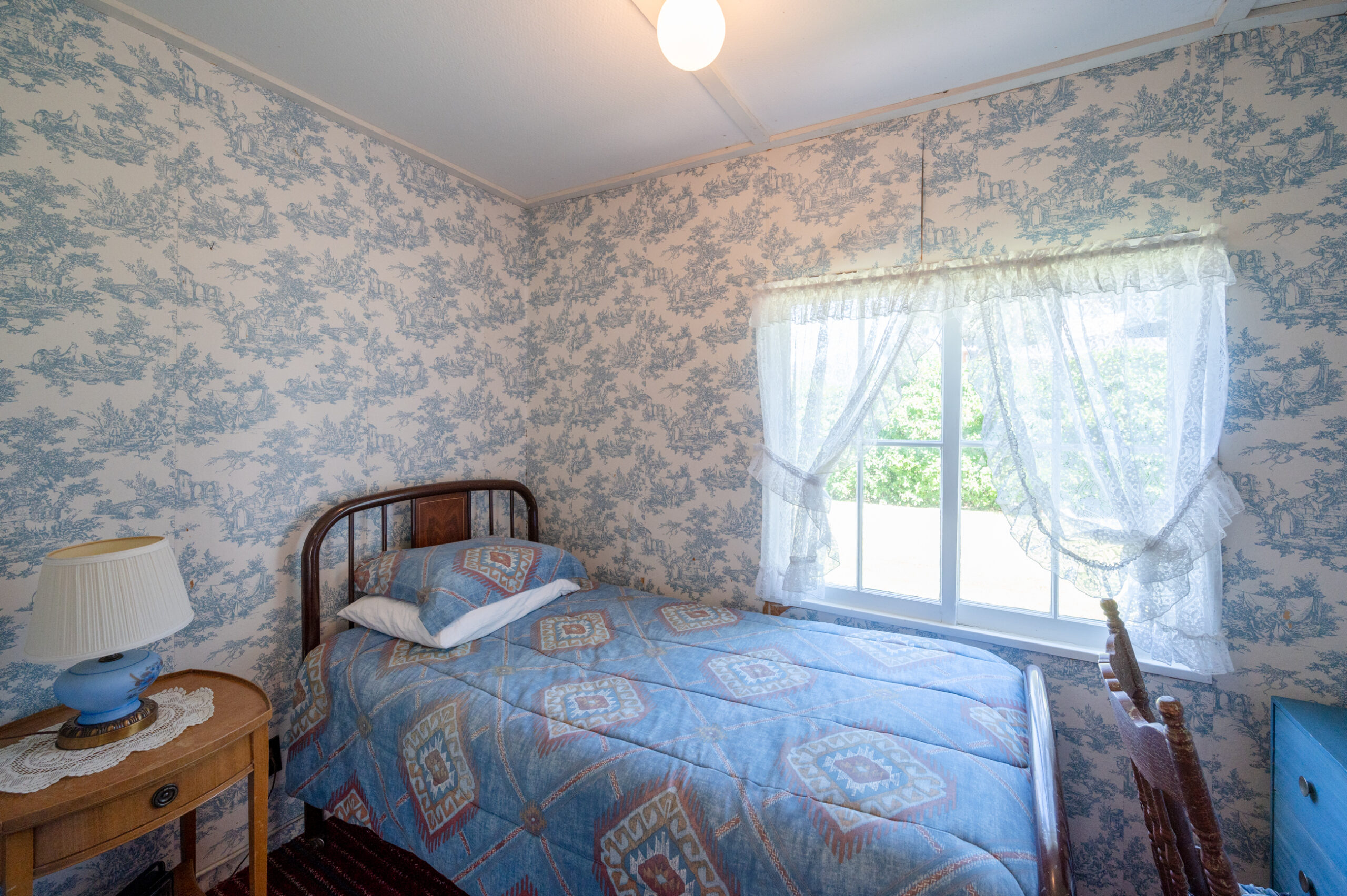 19235 Lakeshore Drive N Summerland V0H 1Z6
