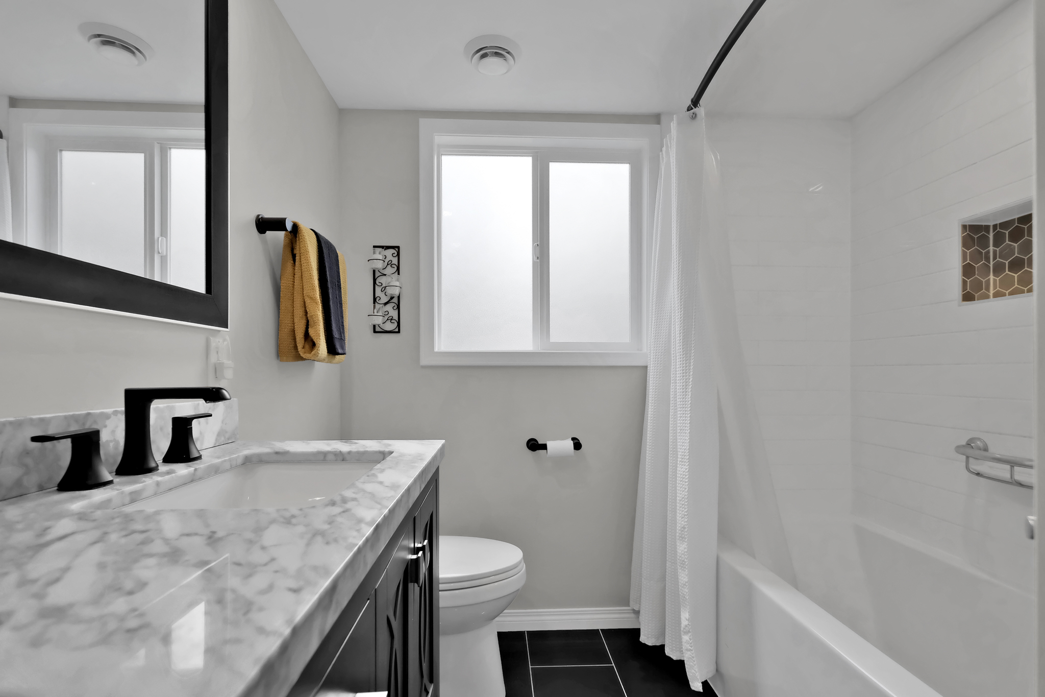 195 Waterford Avenue Penticton V2A 3T6