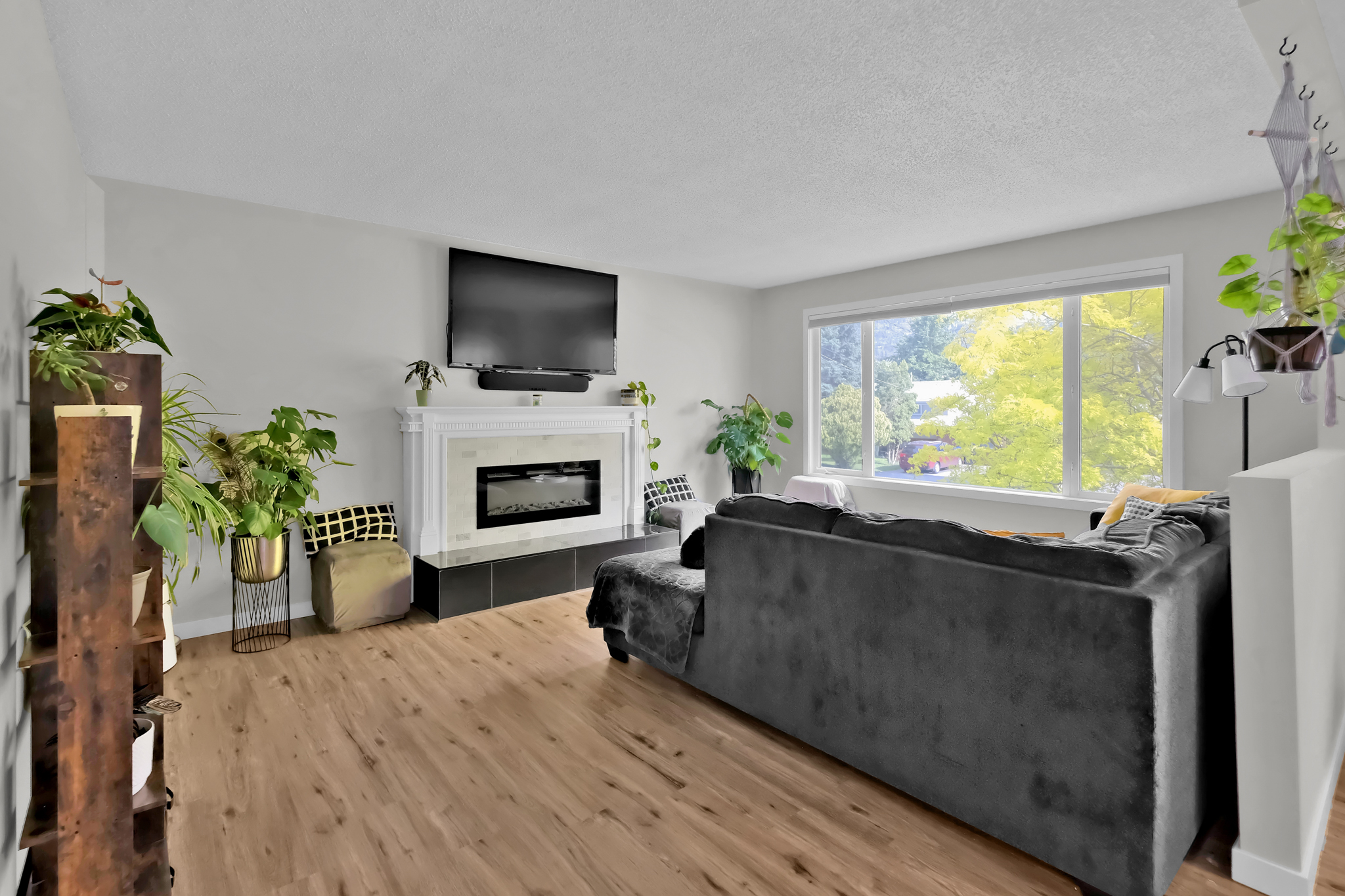 195 Waterford Avenue Penticton V2A 3T6