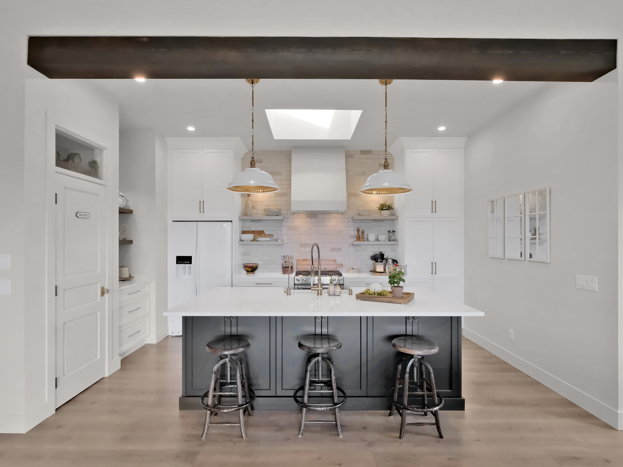 2044 Begbie Road Kelowna V1V 2X3