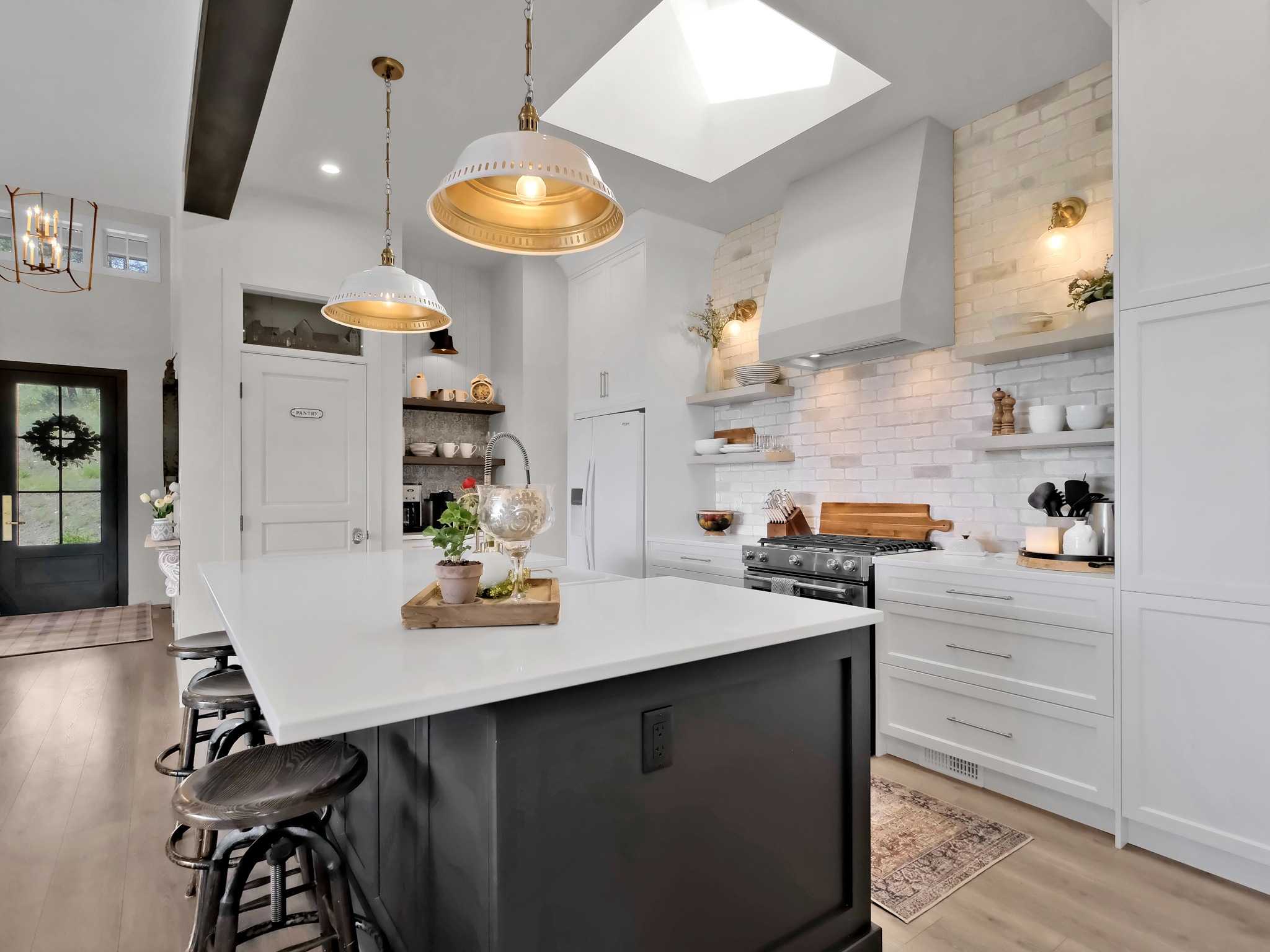 2044 Begbie Road Kelowna V1V 2X3
