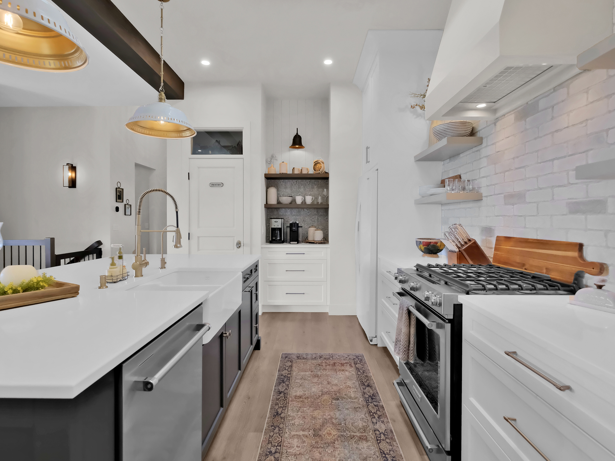 2044 Begbie Road Kelowna V1V 2X3