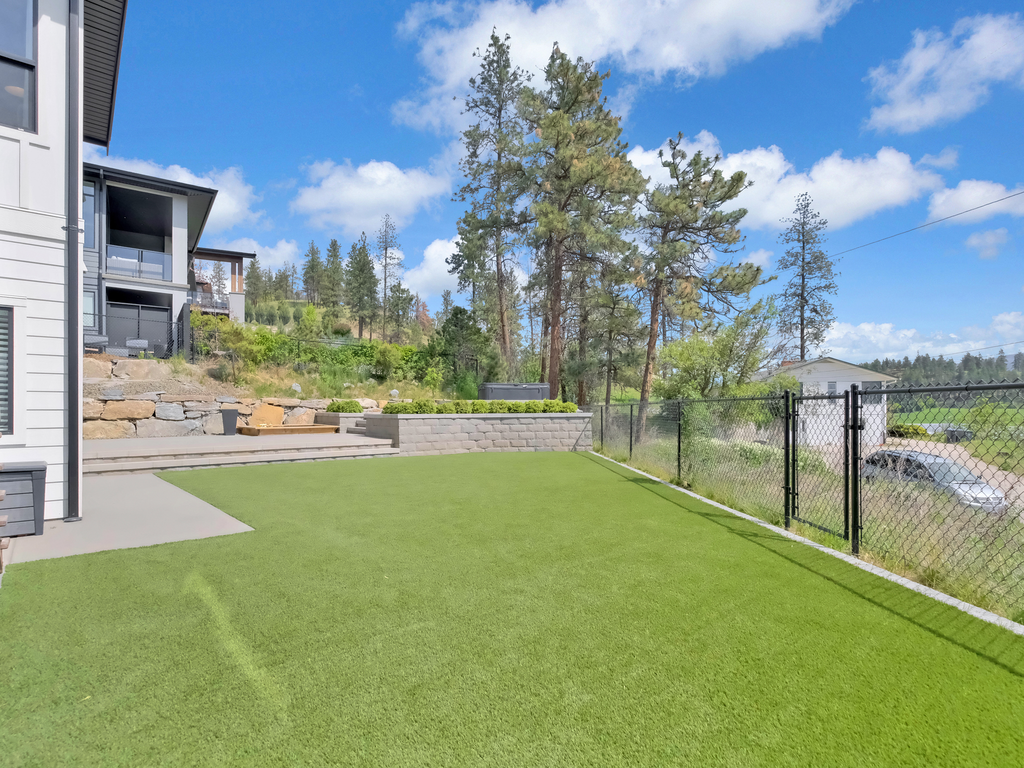 2044 Begbie Road Kelowna V1V 2X3