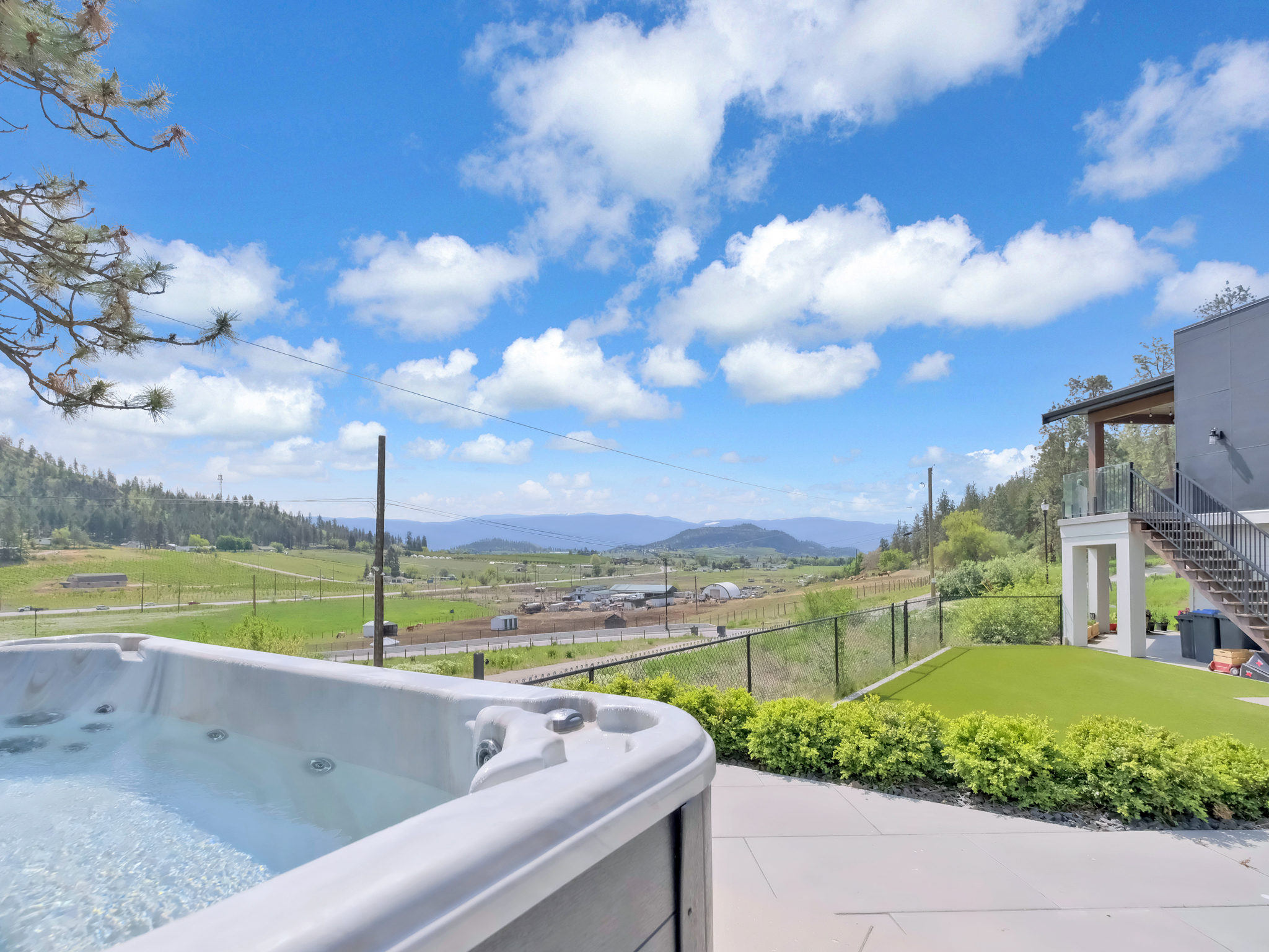 2044 Begbie Road Kelowna V1V 2X3