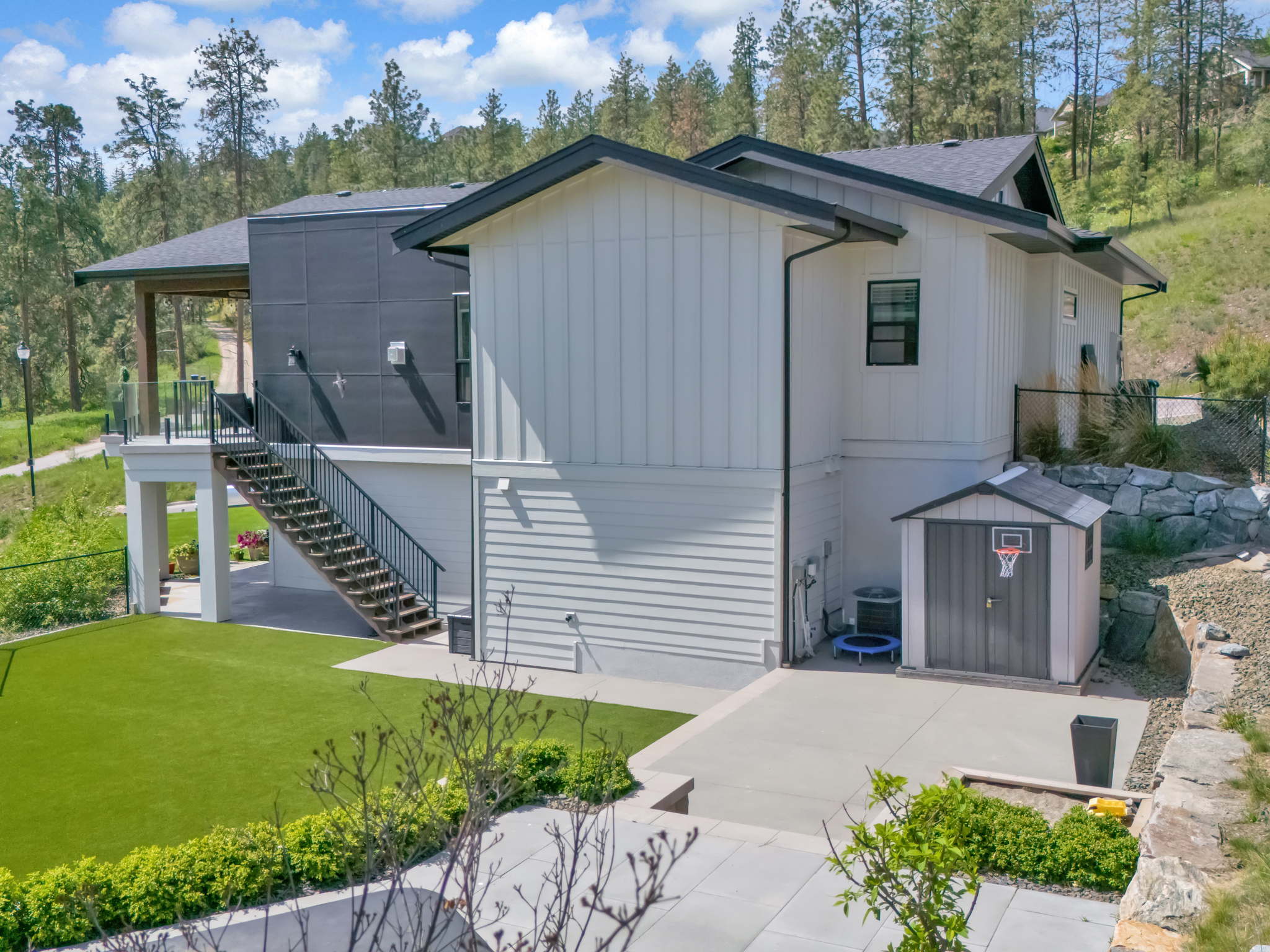 2044 Begbie Road Kelowna V1V 2X3