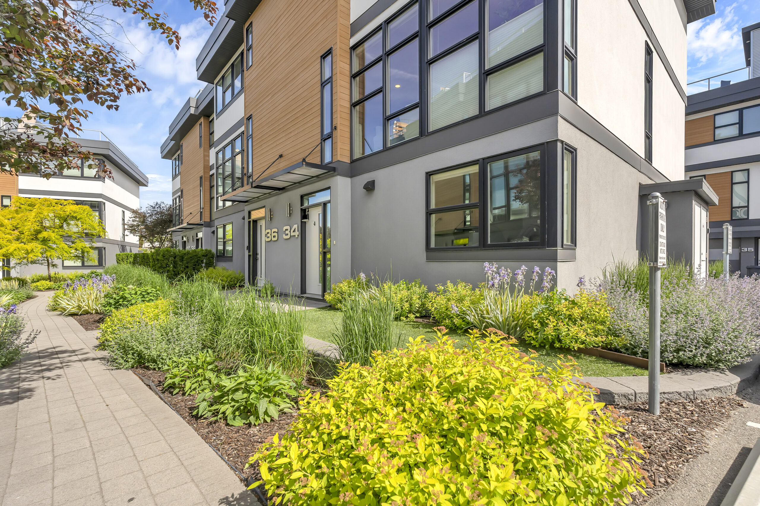1515 Highland Drive N 34 Kelowna V1Y 0C9